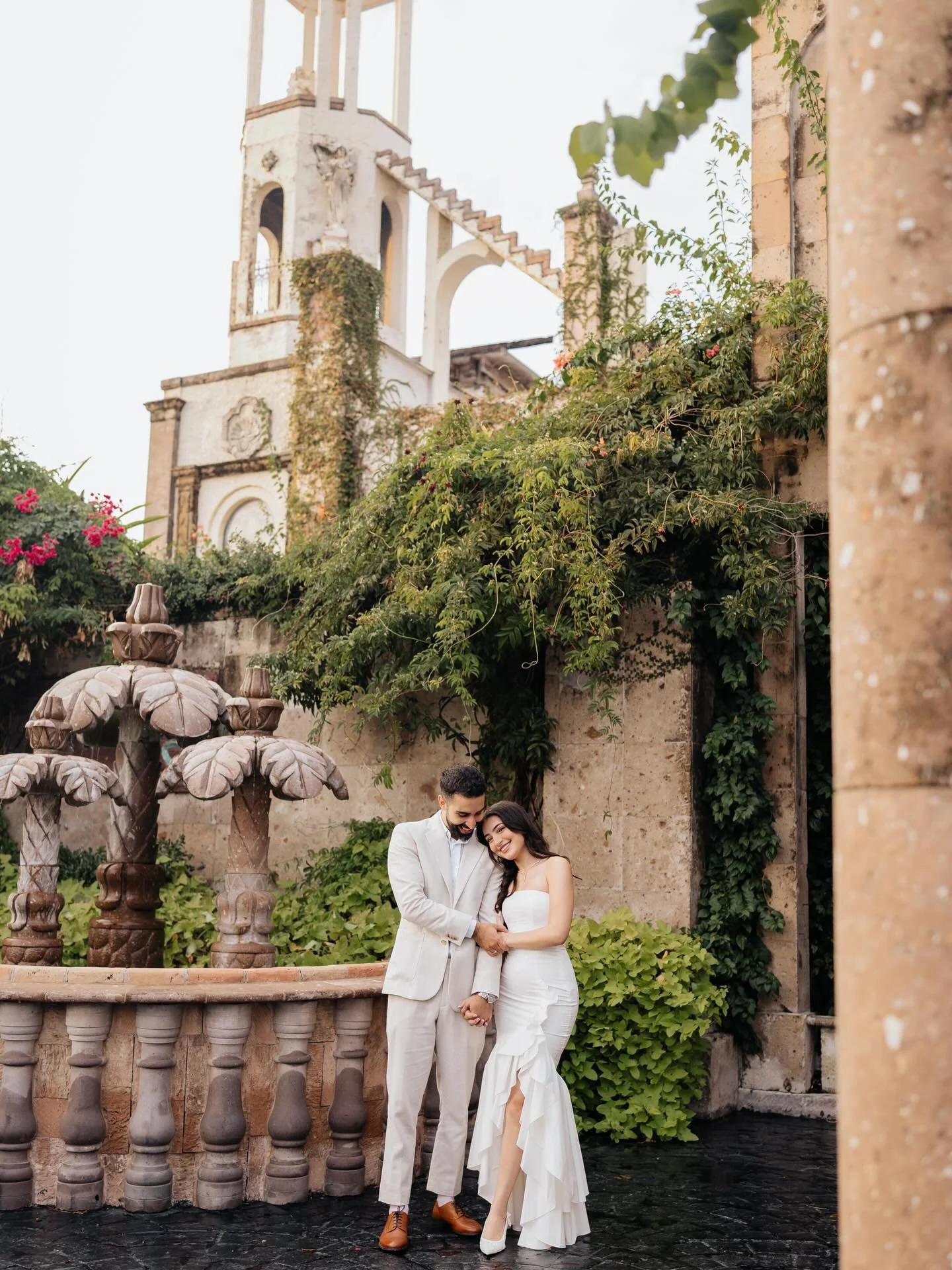 Engagement photos for F &amp; A, and I&rsquo;m obsessed with how the photos turned out! 💌🕊️

&bull;
&bull;
#texasphotography #EngagementPhotographer #houstonphotographer 
#CouplePhotography #HoustonEngagementPhotographer #engagementphotos