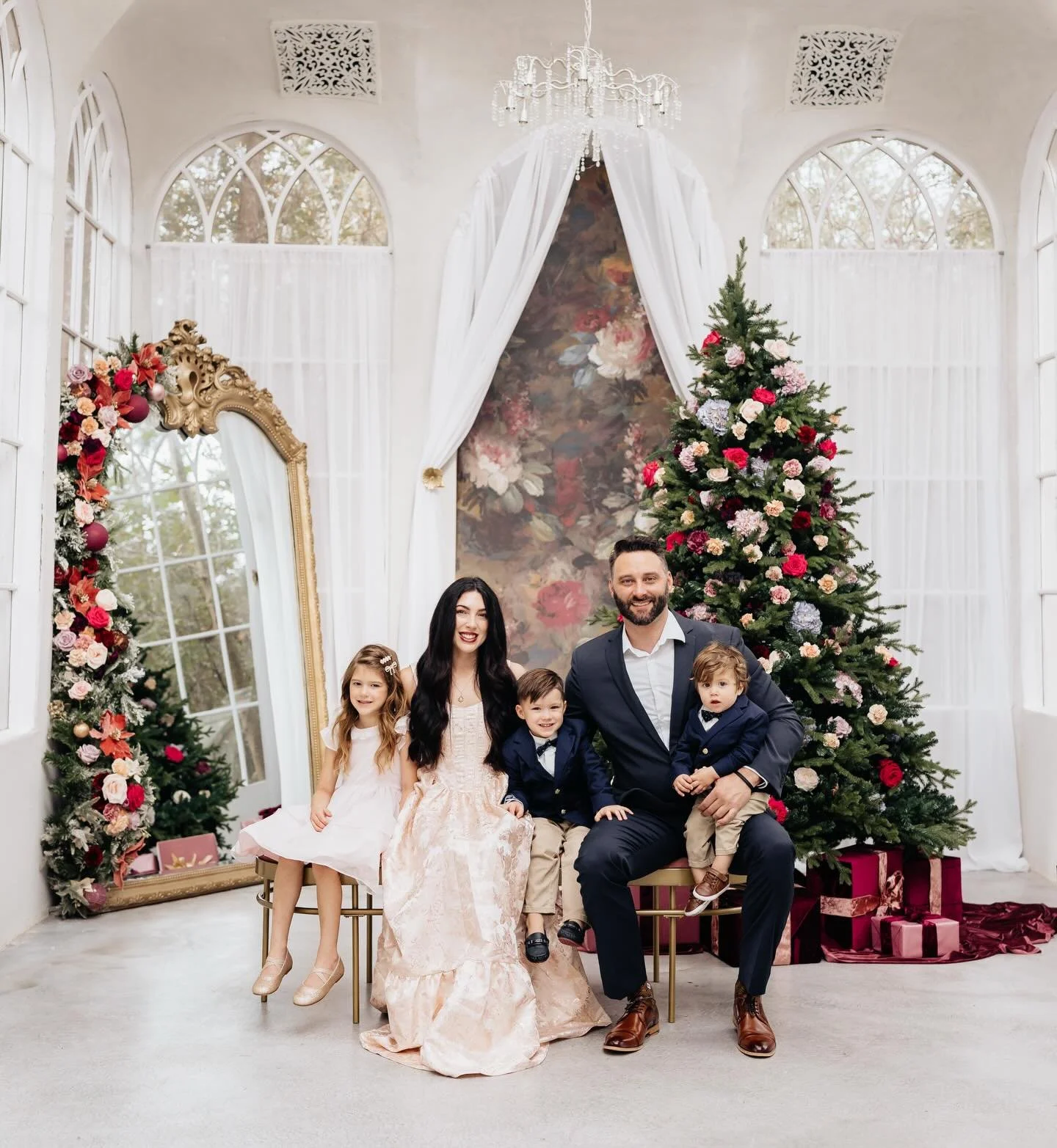 So honored to create holiday memories for new families this season! 🎄🌸🤍