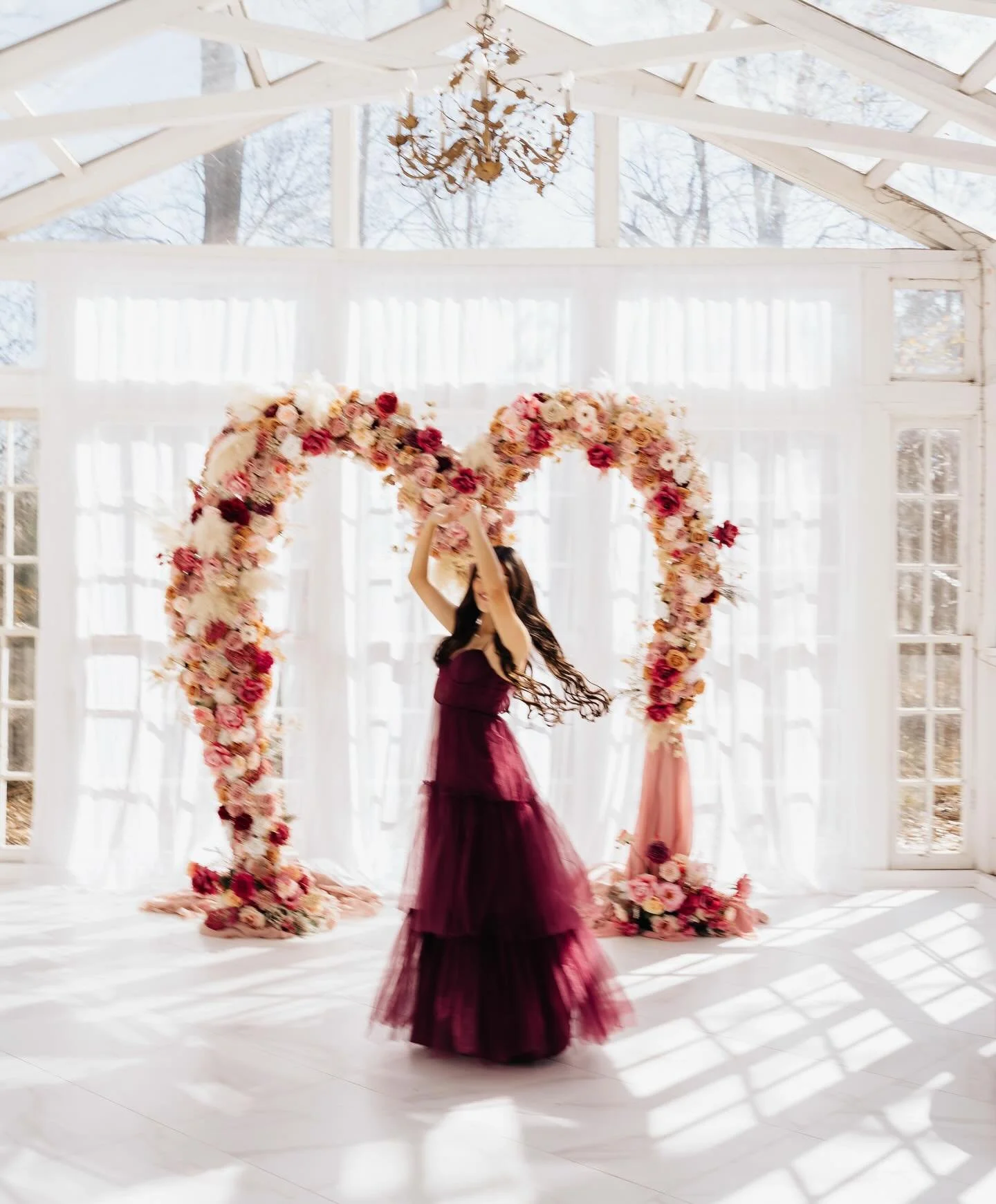 This Valentine&rsquo;s set made the perfect backdrop for her birthday photos, stunning birthday girl! 🌸🩰💗
&bull;
&bull;
&bull;
#houstonphotographer #texasphotographer #Valentines #Bithdaysession