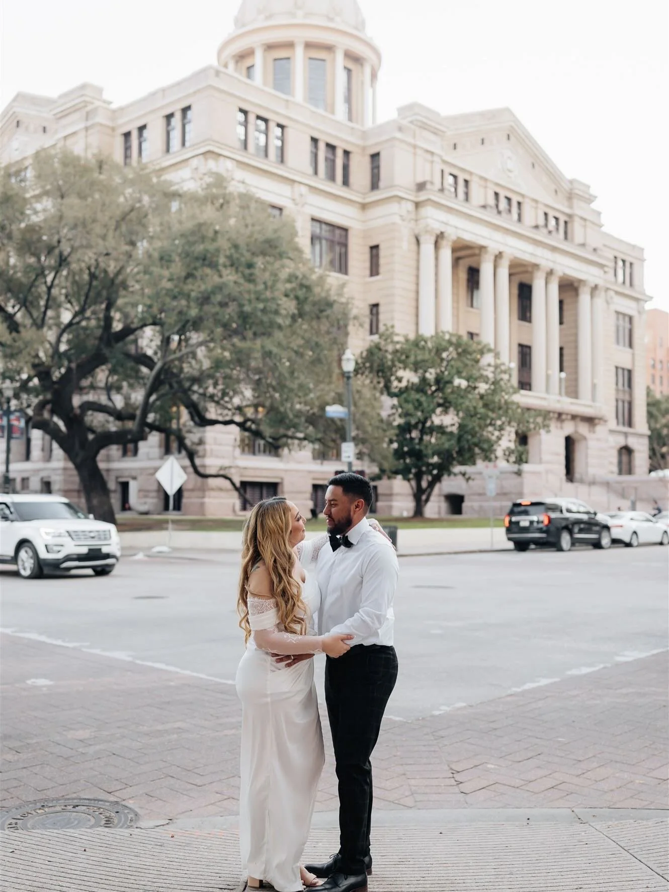 Engagement sessions will always have my heart🤍✨ 
&bull;
&bull;
#houstonphotographer #CouplePhotography #couplephotoshoot #EngagementPhotographer #HoustonEngagementPhotographer