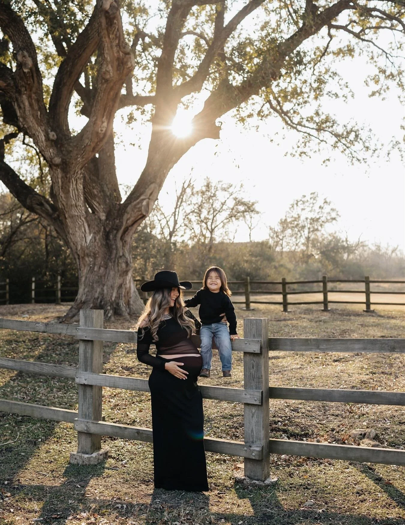 Girl mom x2 loading! women are truly superheroes. 💕🌸 
&bull;
&bull;
#houstonphotographer #maternitysession  #maternityphootshoot  #texasphorographer  #Motherhood