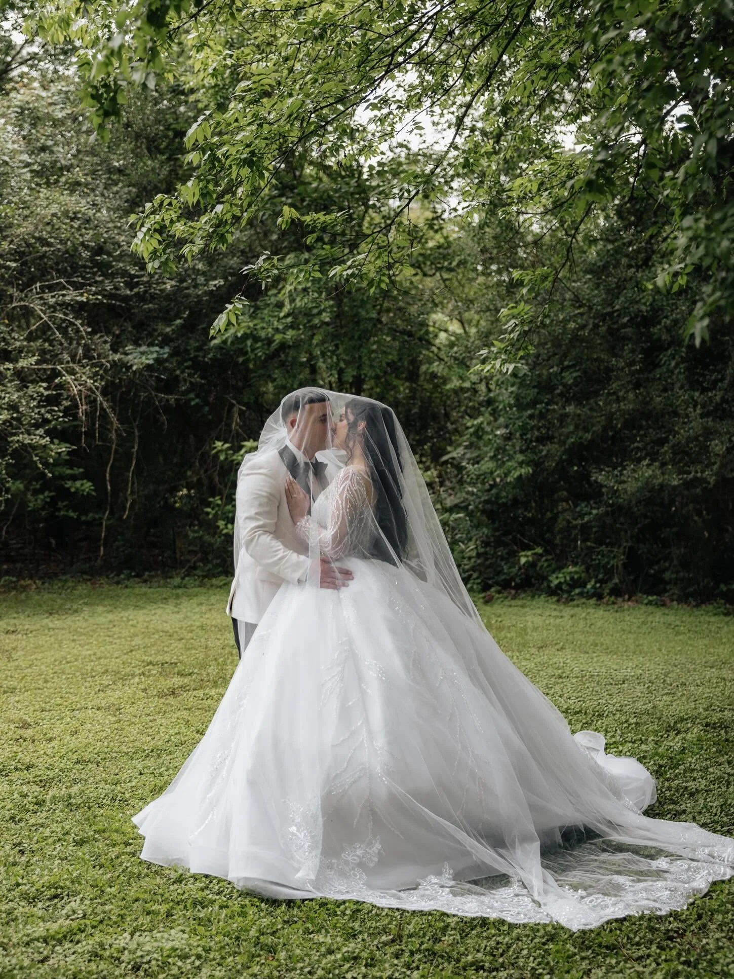 It was an absolute honor to have captured this beautiful wedding for Mr. &amp; Mrs. Ramas! Wishing y&rsquo;all the absolute best as you start this new chapter.🤍🕊️💍

&bull;
&bull;
#houstonphotographer #texasphotographer  #elopement #courthousephoto