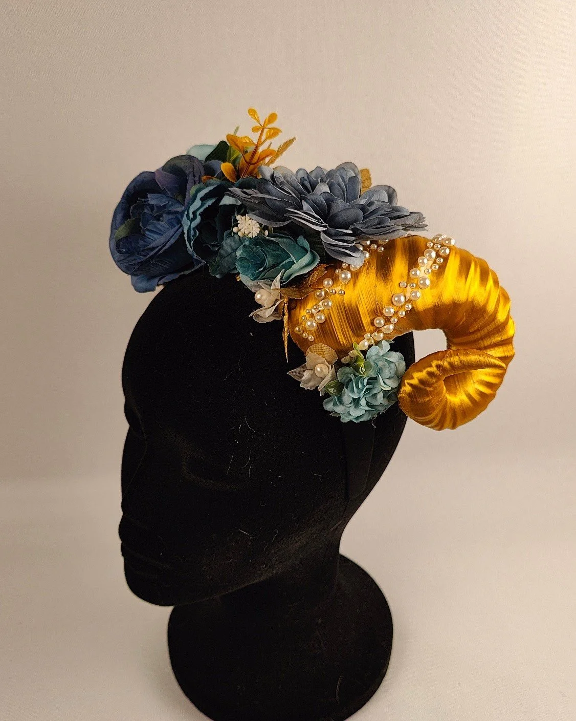 From now until April 22nd we have your spring sale! 10% off all horns, hair clips and flower crowns! 
You can check them out at
https://lostcreaturescove.etsy.com