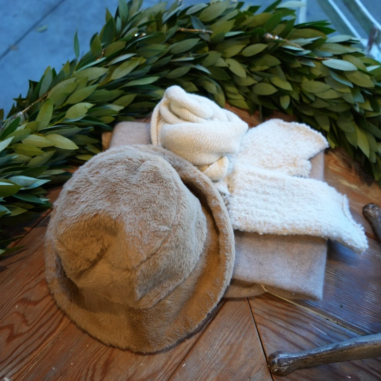 Some lovely winter accessories are gathering in the window 🌬️