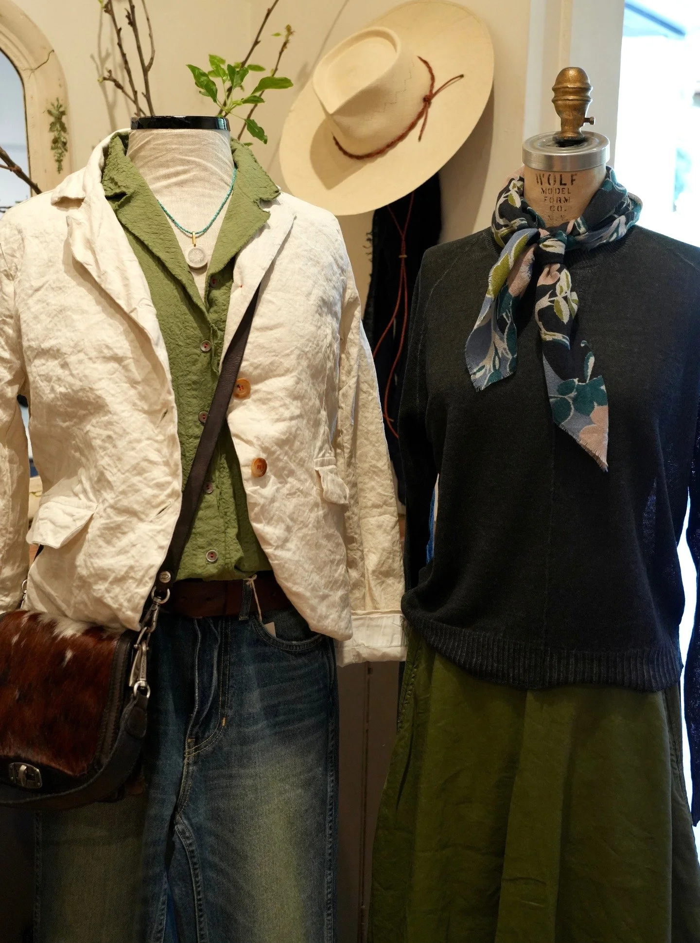 Life is better in well-dressed company 👯&zwj;♀️