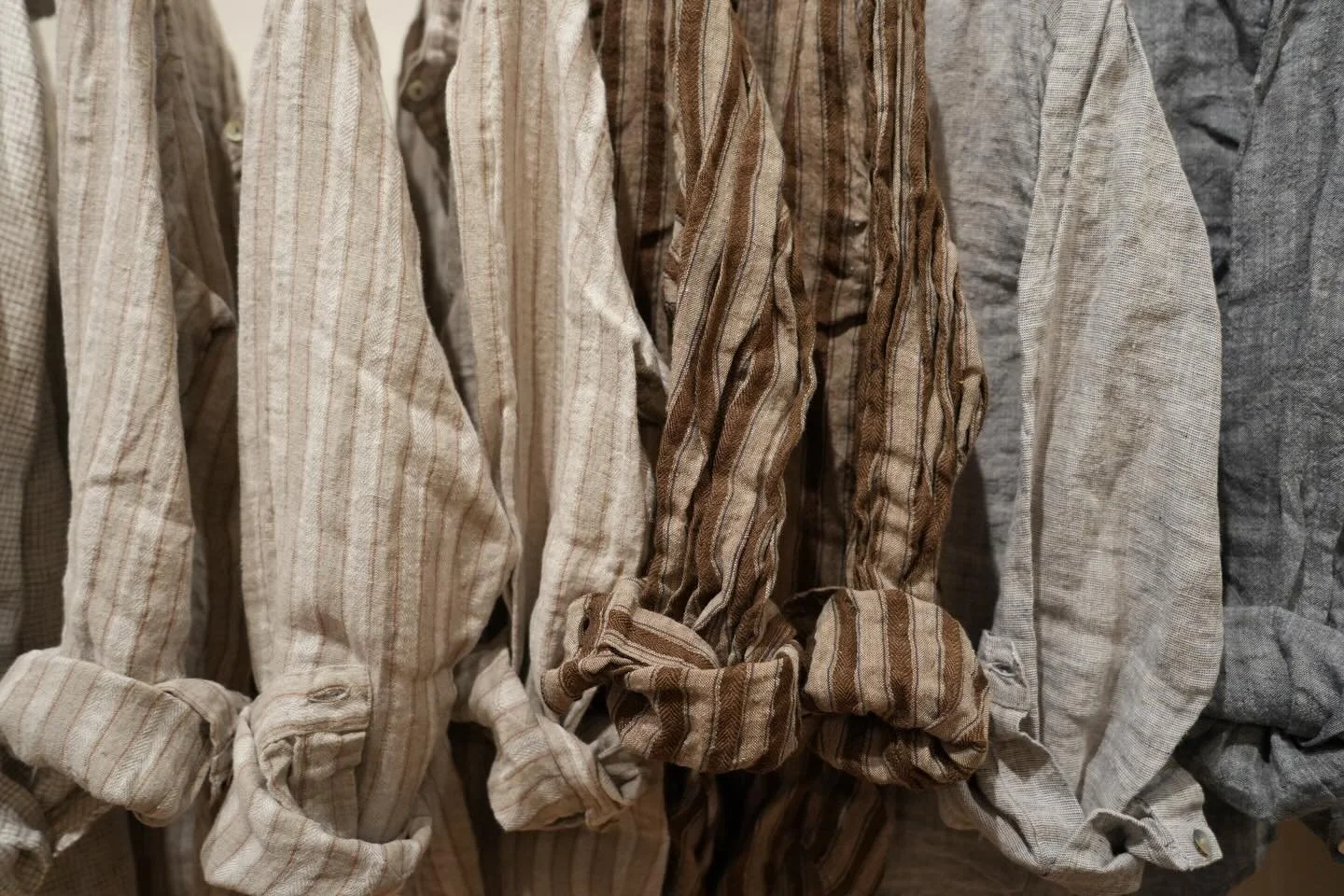 Can&rsquo;t have too many of these beautiful linen shirts from @covetbykate 

#linen #linenshirt #exploremarin