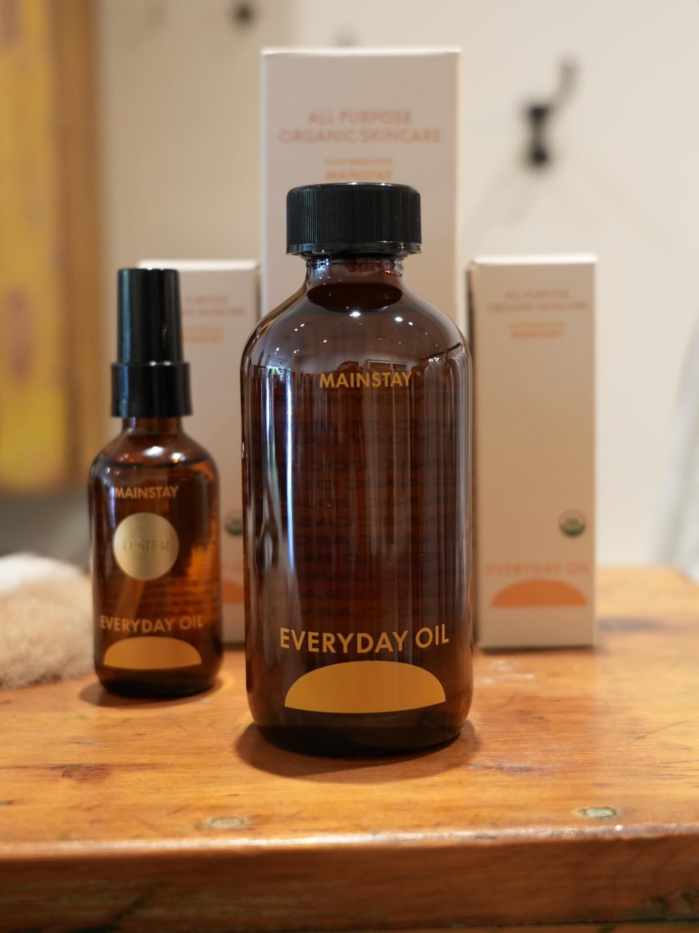 Did you guys know we sell Everyday Oil? With Palo Santo, Lavender, Geranium and Clary Sage, their Mainstay oil is perfect for face, body, hair&hellip; everywhere and every day!