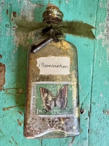 Illumination Bottle Back_Flat Lay.jpeg