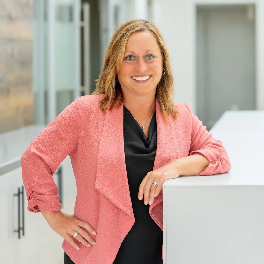 Hi friends 👋 I&rsquo;m Aris, a local real estate agent who loves beautiful homes, meaningful connections, and helping buyers and sellers feel confident in their decisions.

Whether you&rsquo;re moving across town or relocating from afar, I&rsquo;m h