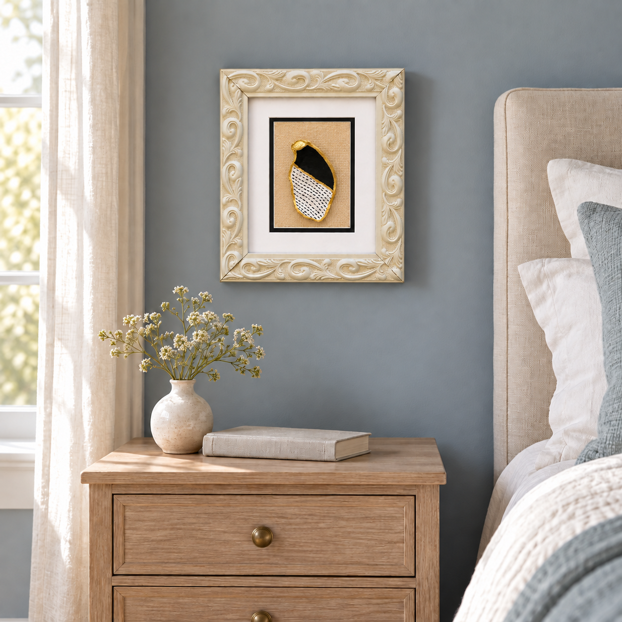 Black, White & Gold Shell II bedroom.png