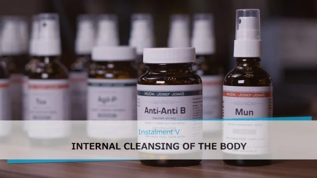 S Mudr. Josefem Jonášem anglicky a&nbsp;polsky.