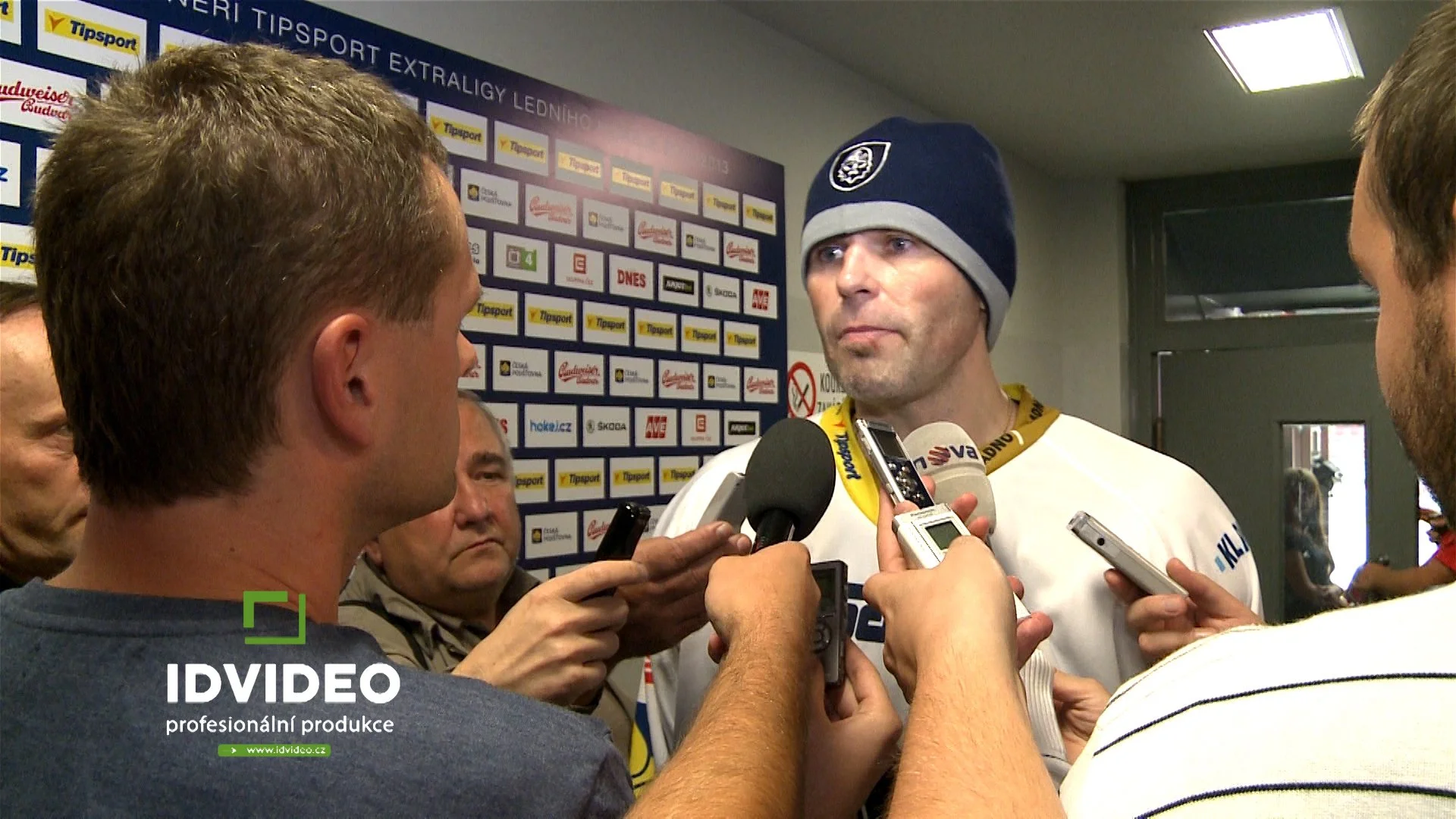 Jágr baví diváky i ve vyprodané Budvar Aréně