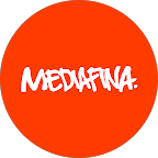 Red circle with white text that reads 'MEDIATUNA'.