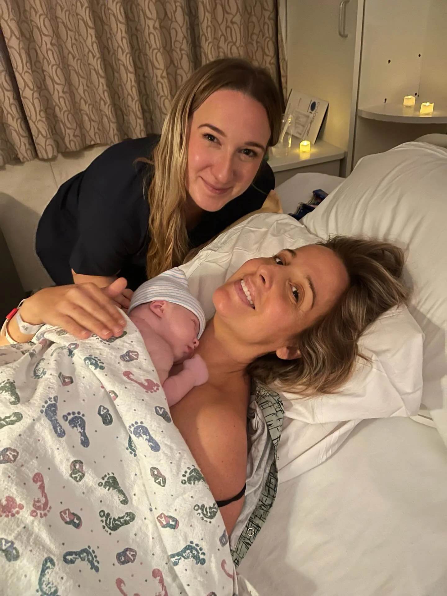 The first angel baby of the new year is here!
Supporting @stefaniebetro_____ and her beautiful natural birth was a total gift. 
&bull;
This birth had that sacred quality where time slips away and we are together moment by moment, breath by breath. It