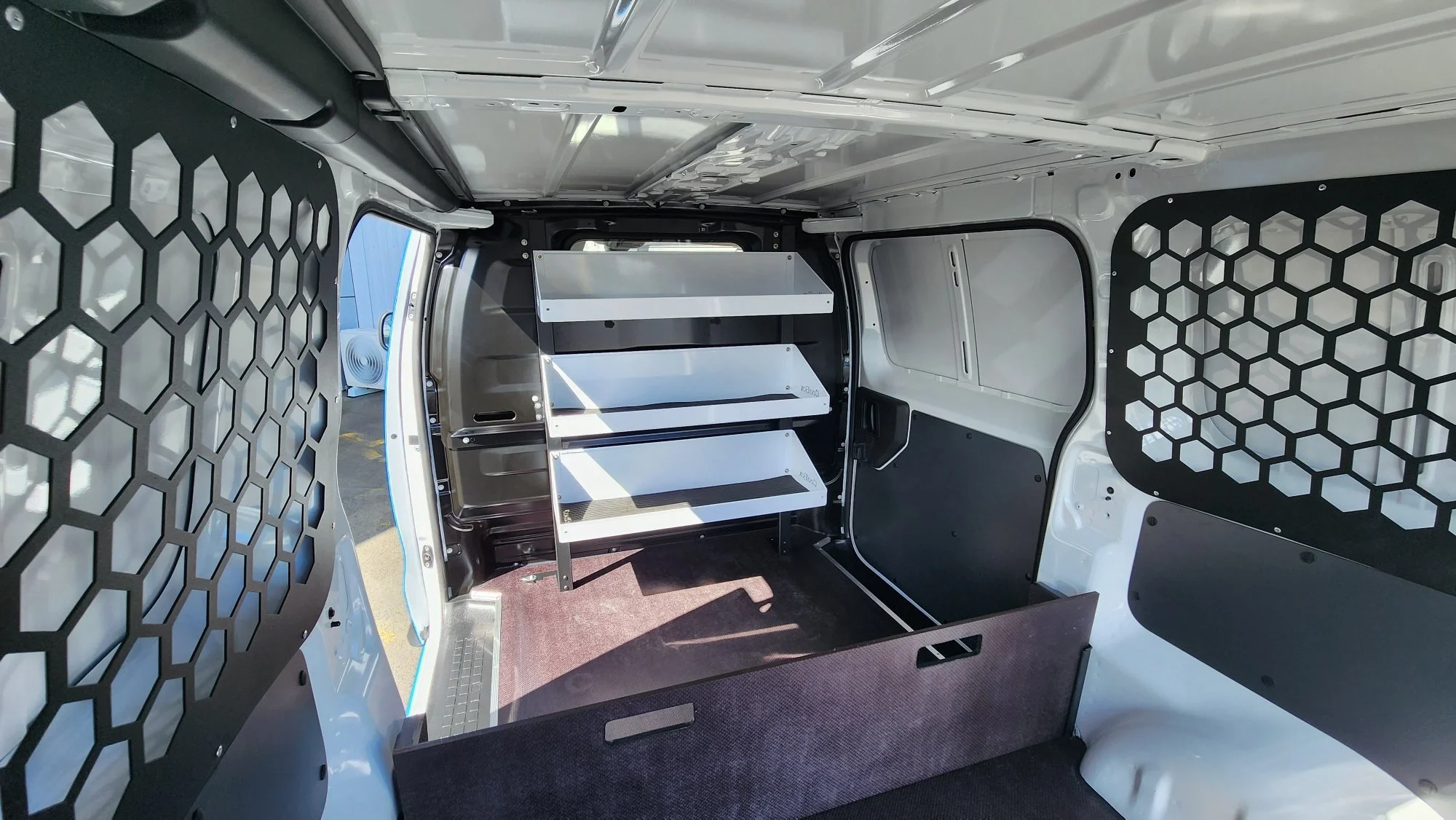 Apexx_CoolBox_shelving_flooring_van_fitout+(8).jpg