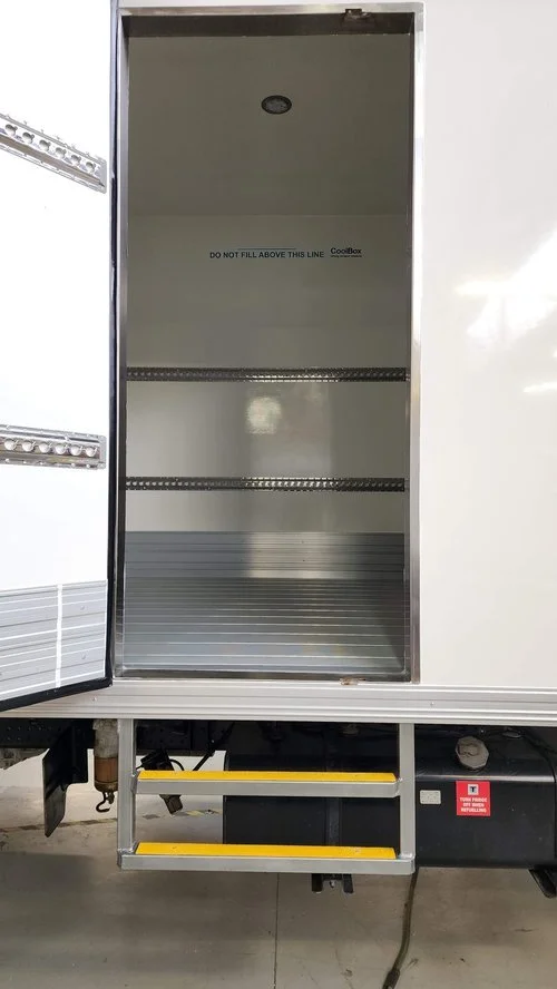 Apexx_Isuzu+FSR+Reefer+Truck+CoolBox+(1).jpg