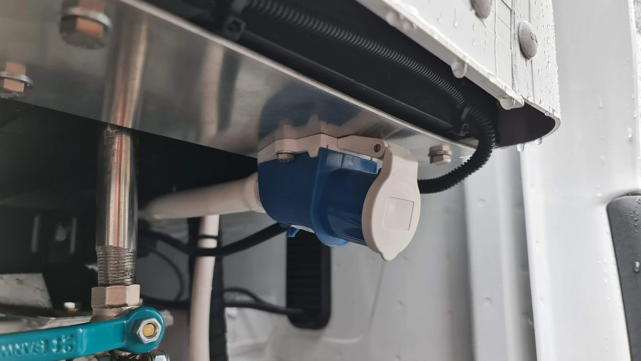 FLOOR DRAINS STANDARD AND STANDBY POWER OPTION