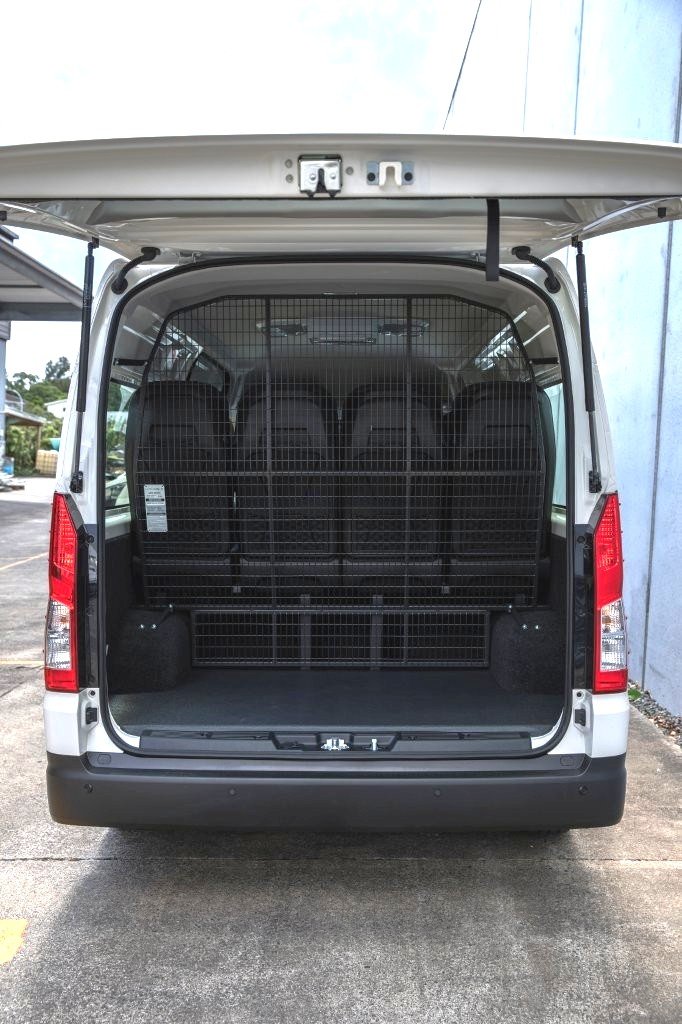 toyota_hiace_zx_van_seats (3).jpg