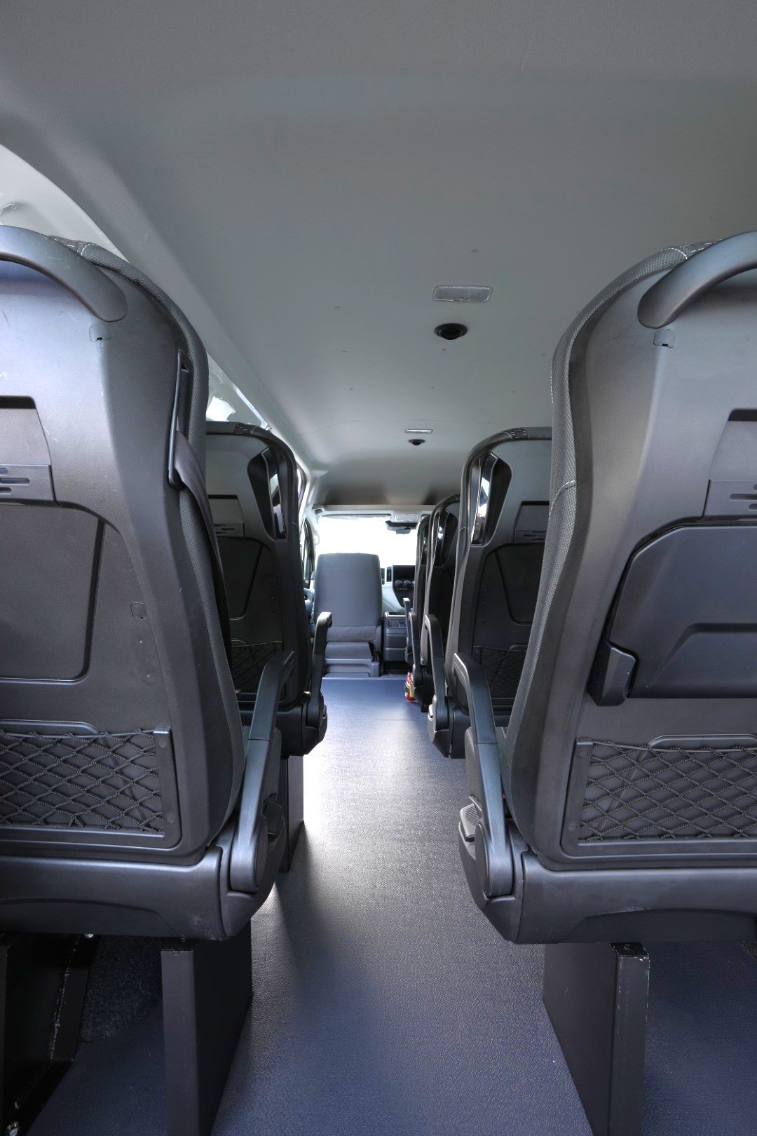 toyota_hiace_zx_van_seats (9).JPG