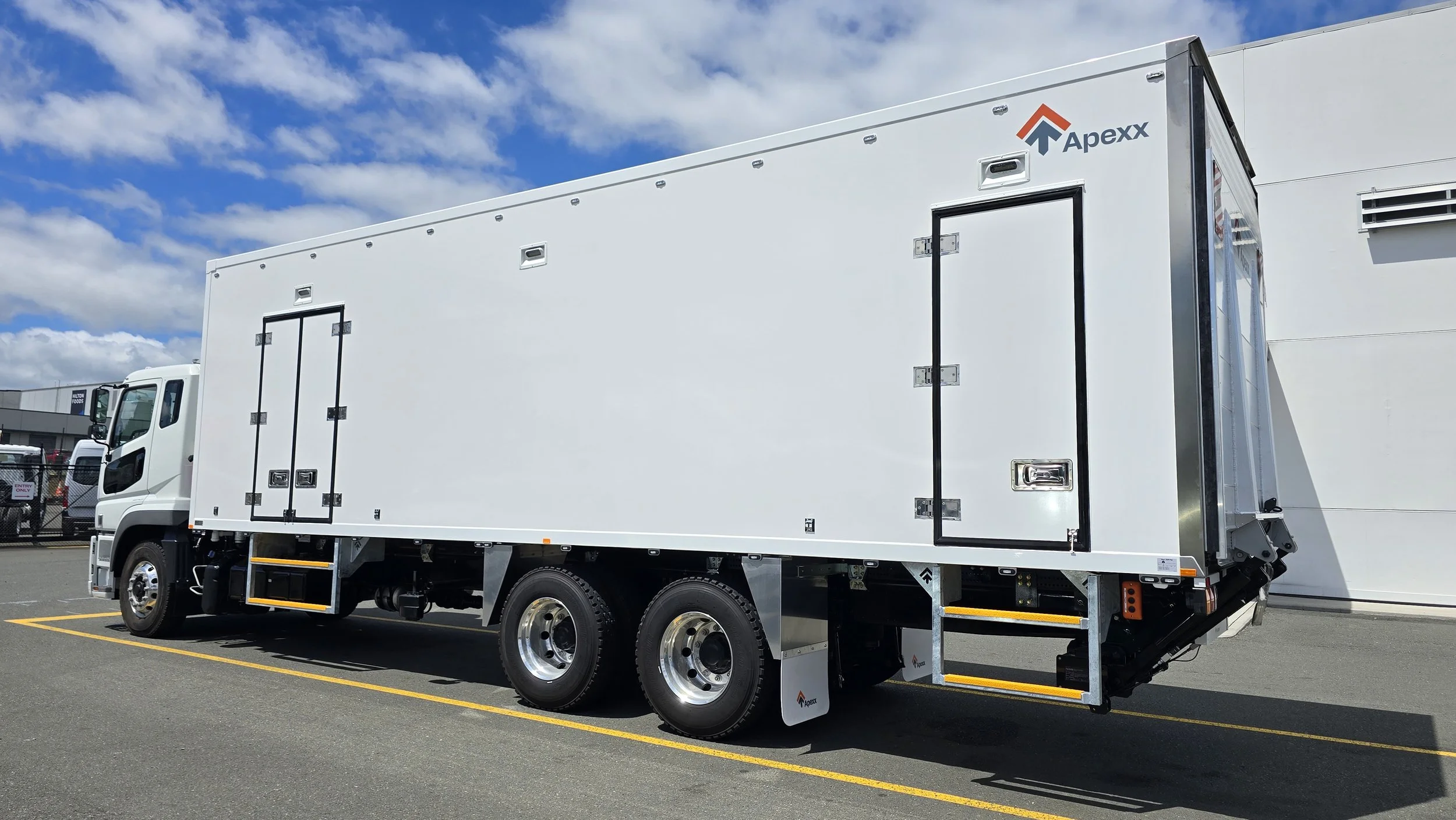 Apexx__Fuso_Shogun_EuroCoolBox_9300 (1).jpg