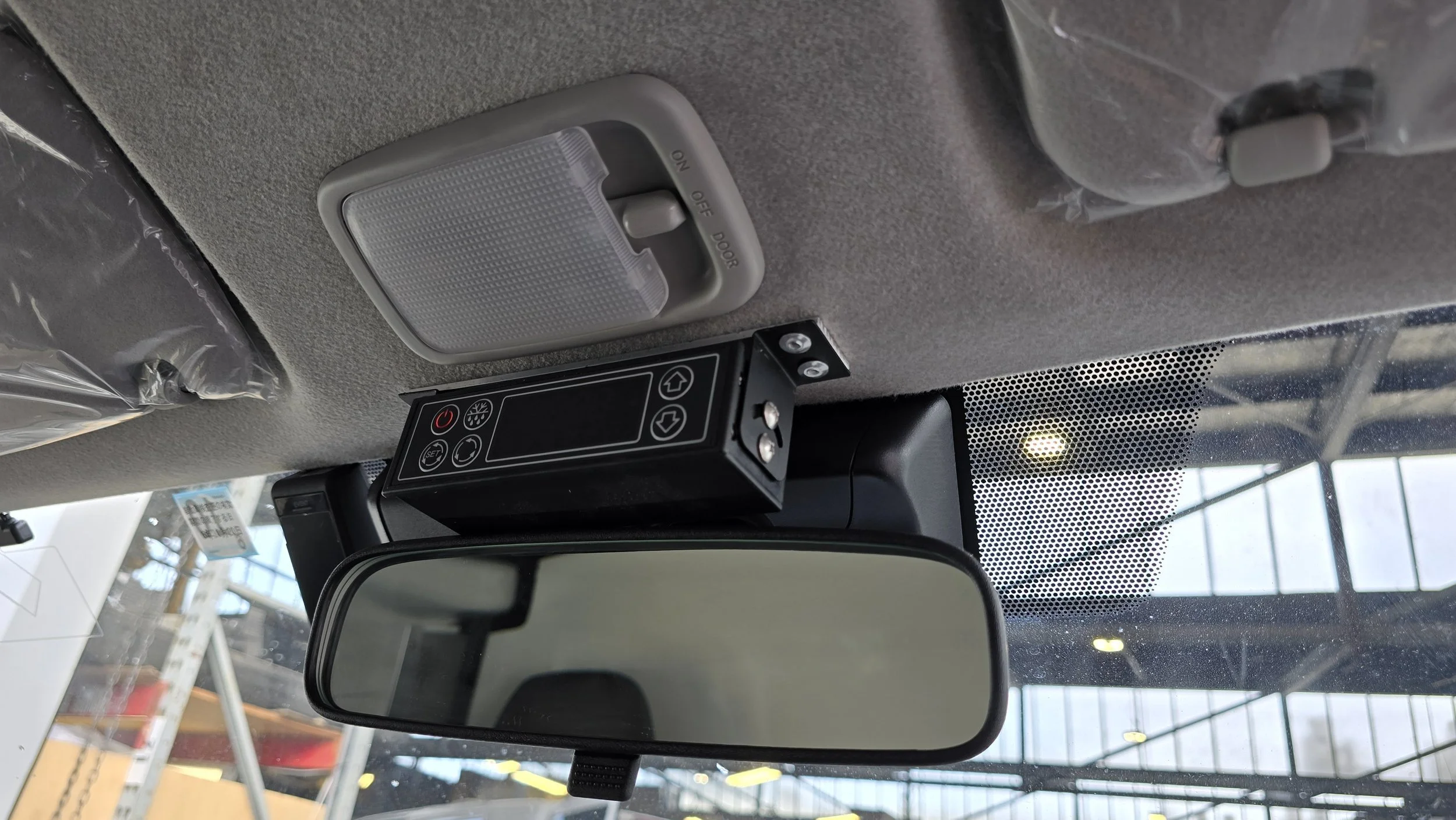 Apexx_CoolBox_Toyota_Hiace_fridge_freezer_chiller_van+(5).jpg
