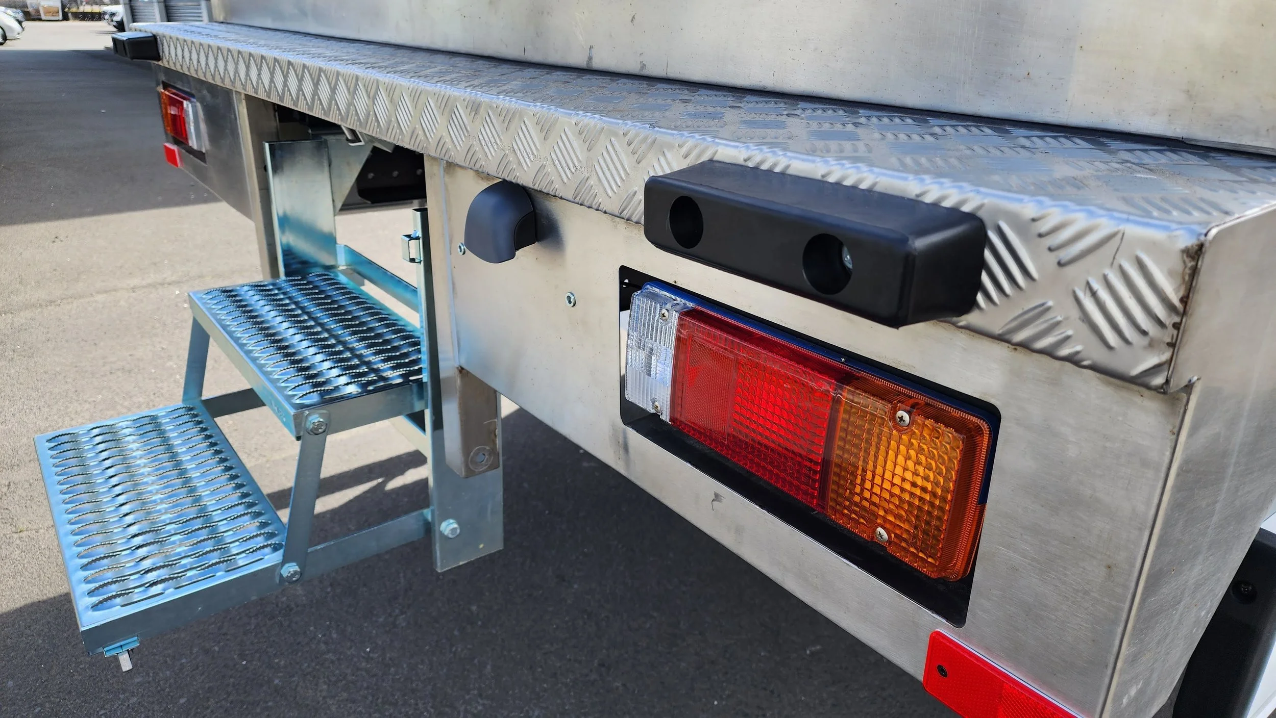 Apexx_hino_817_coolbox+(85).jpg