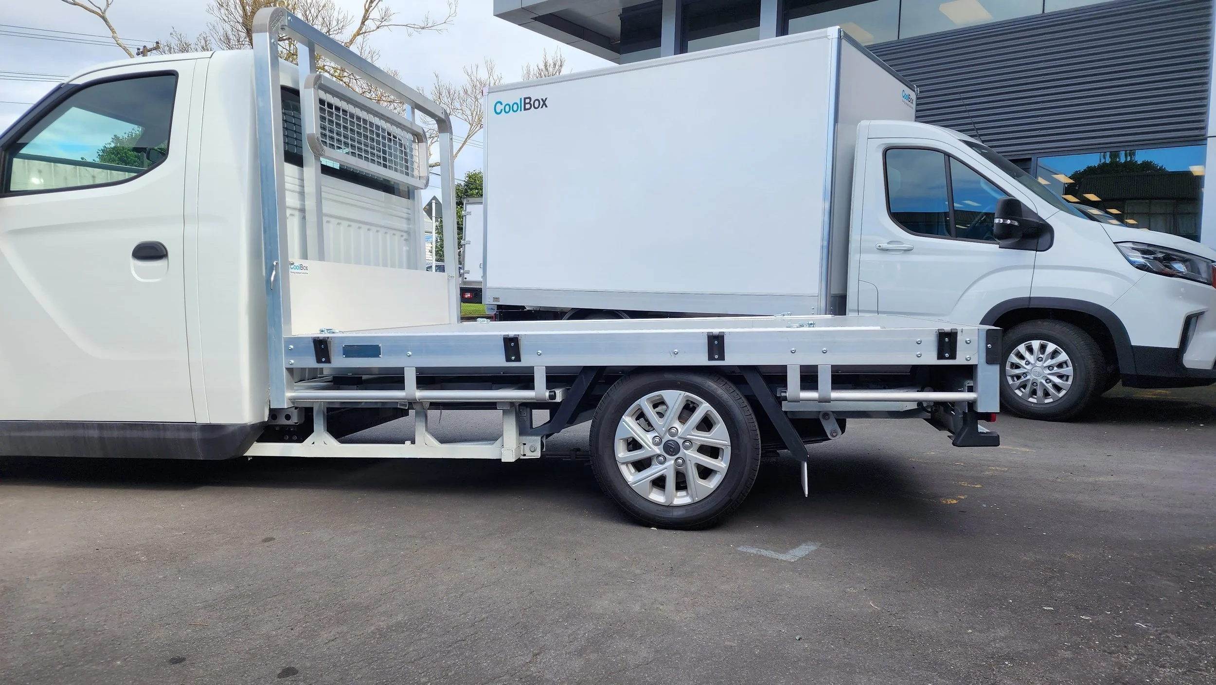 Apexx_coolbox_ldv_e_deliver_3_rear_tray+(30).jpg