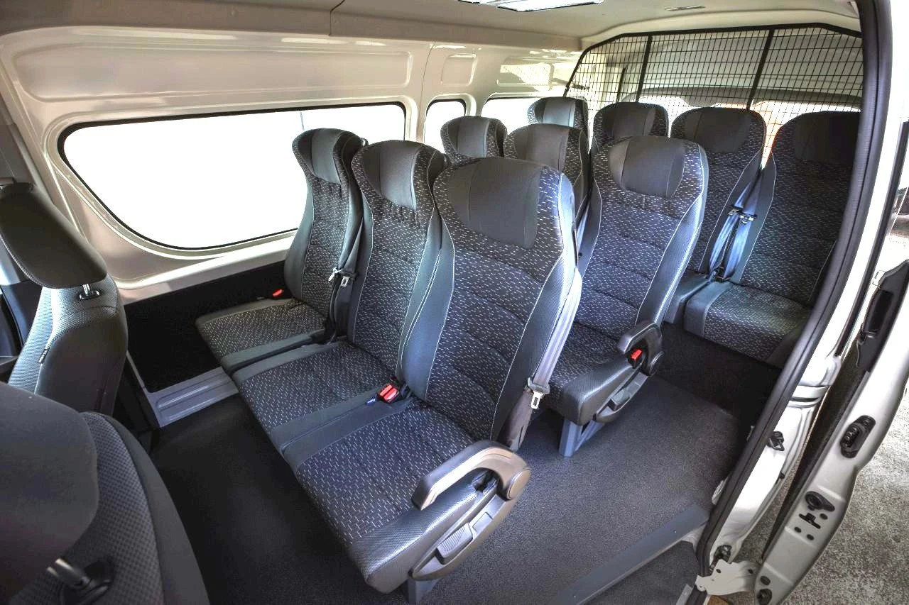 toyota_hiace_zx_van_seats (2).jpg