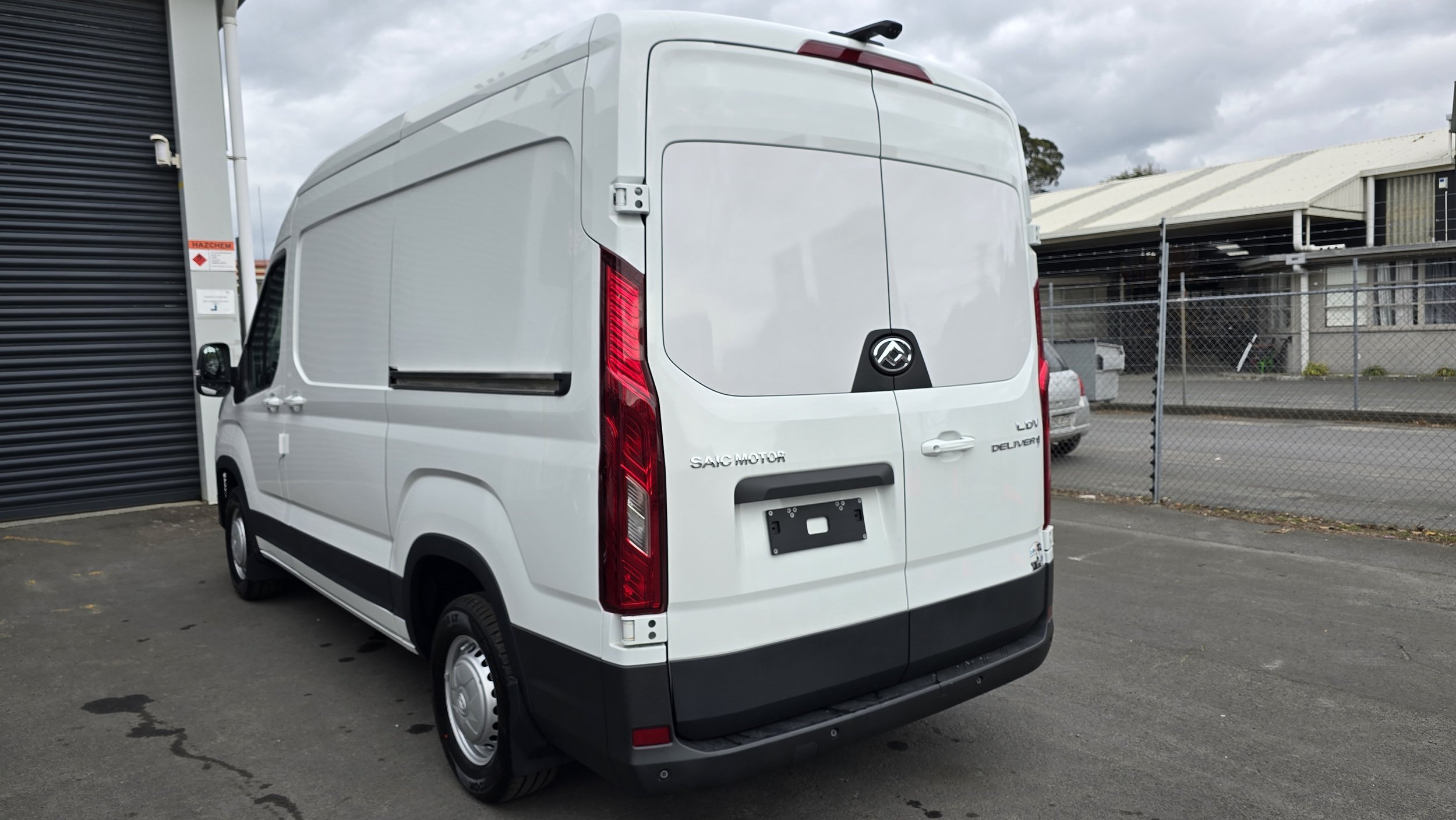 Apexx_LDV_Deliver9_CoolBox_Van_Lining+(13).jpg