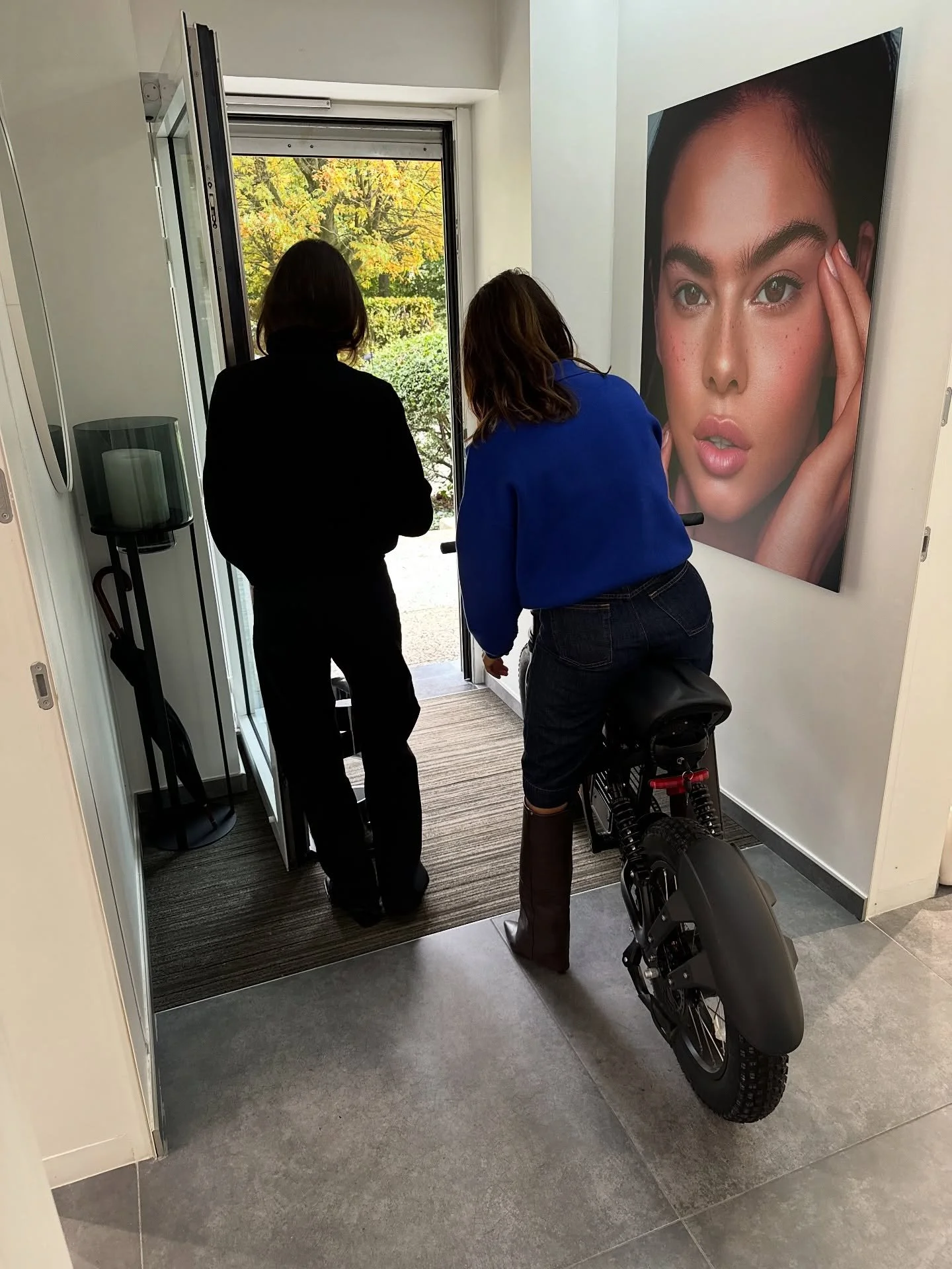 Making content is fun, but the best part is what happens behind the scenes 😆

#thebrowproantwerp #behindthescenes