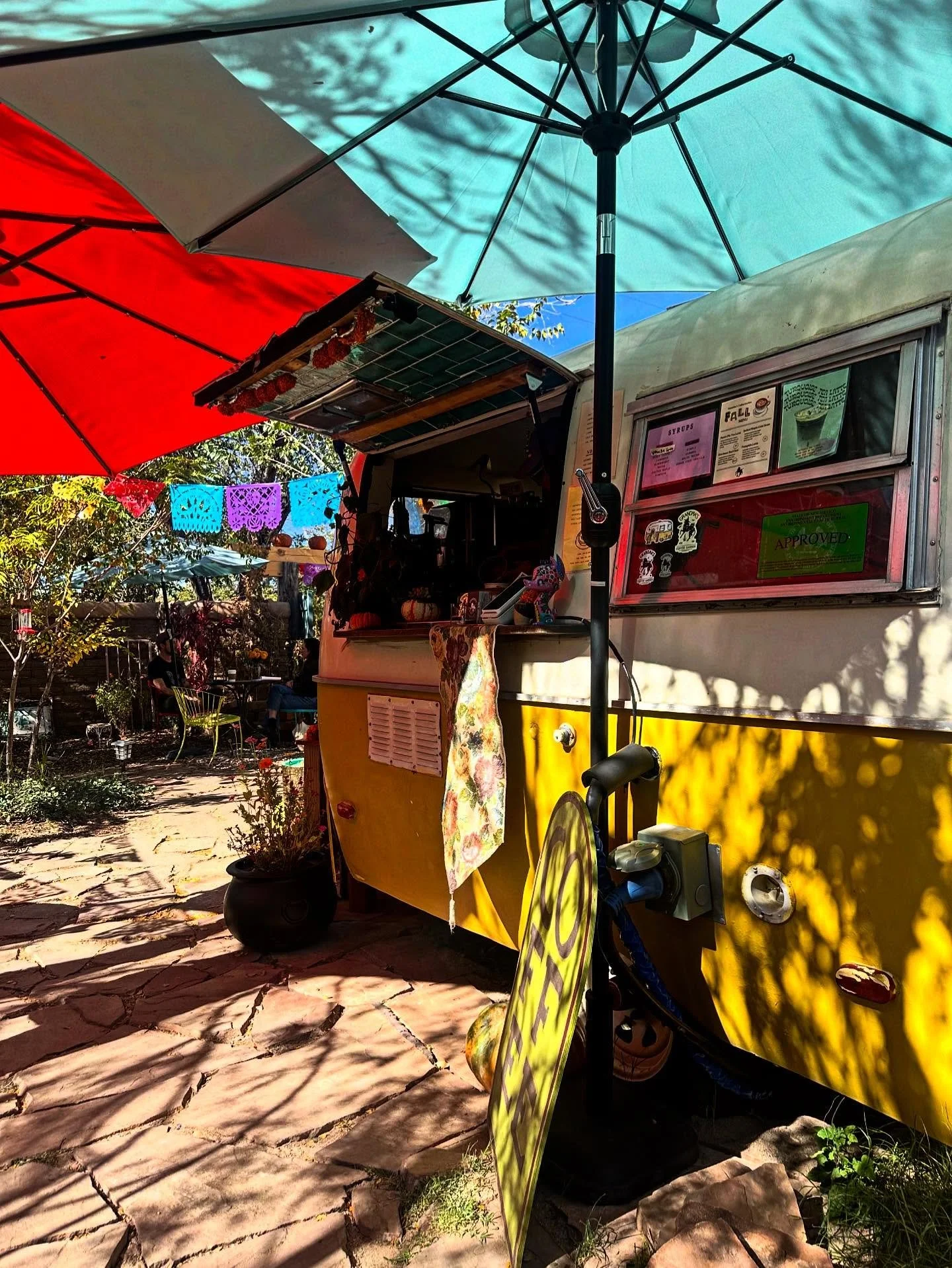 Did you know there&rsquo;s a little garden coffee spot just a few blocks from our cozy Nob Hill clinic? Head west down Silver to the corner of Girard and you&rsquo;ll find @grandmascoffeegarden, a small retreat tucked into the neighborhood. The coffe