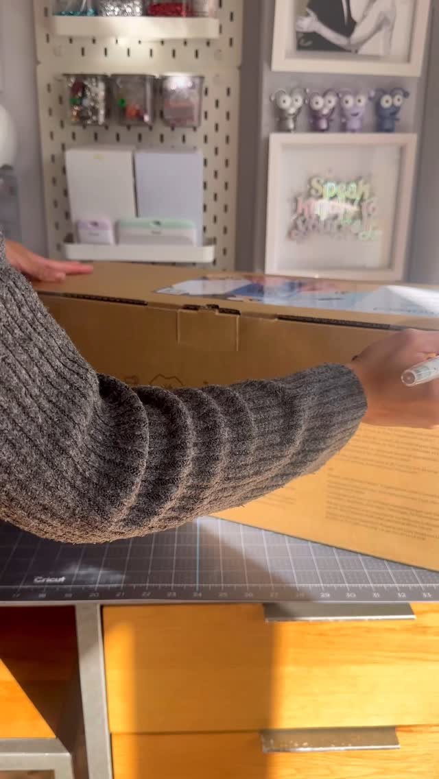 ASMR Unboxing of my #gifted New Cricut Maker 4 in Sage π
It cuts 2 times quicker than the previous generation and comes in a new colour π«Άπ½
This is the "Everything Bundle" option which comes with lots of materials and accessories. Perfe