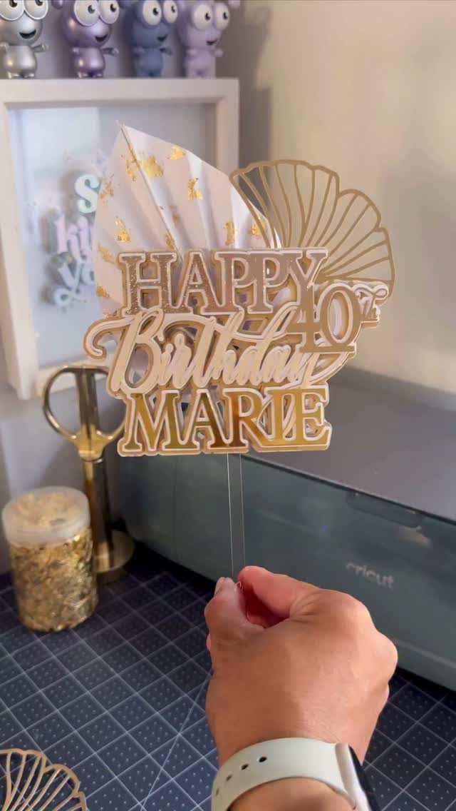 40th Birthday Cake Topper for my beautiful Sister Marie ππ€
If you would like a mini tutorial on how to personalise the name on your own design pop a π€ in the comments.....
#sweetevedesigns #cricutmade #caketopper #caketoppers #toppers #customca