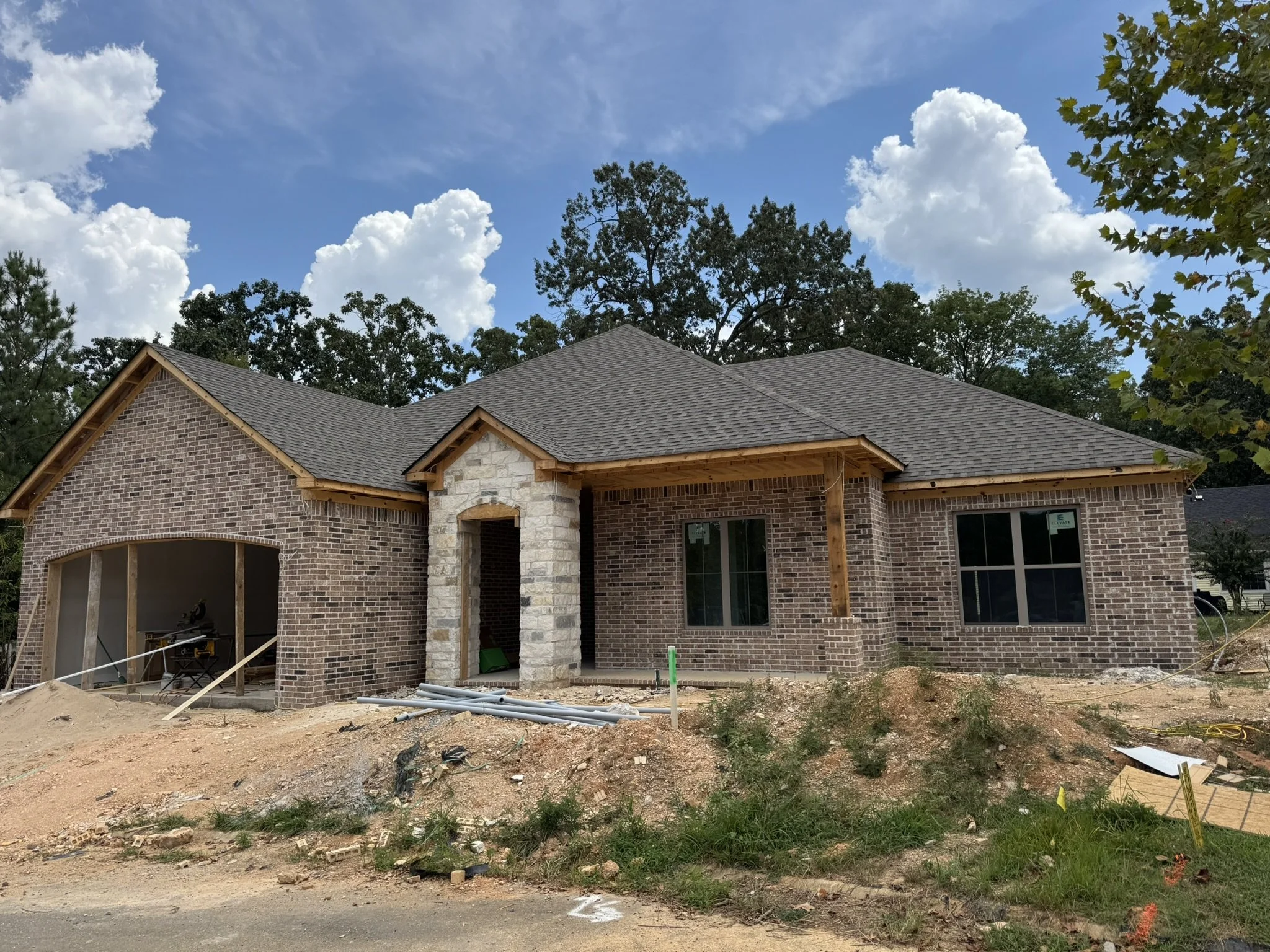 Mocha - white mortar - weathered limestone