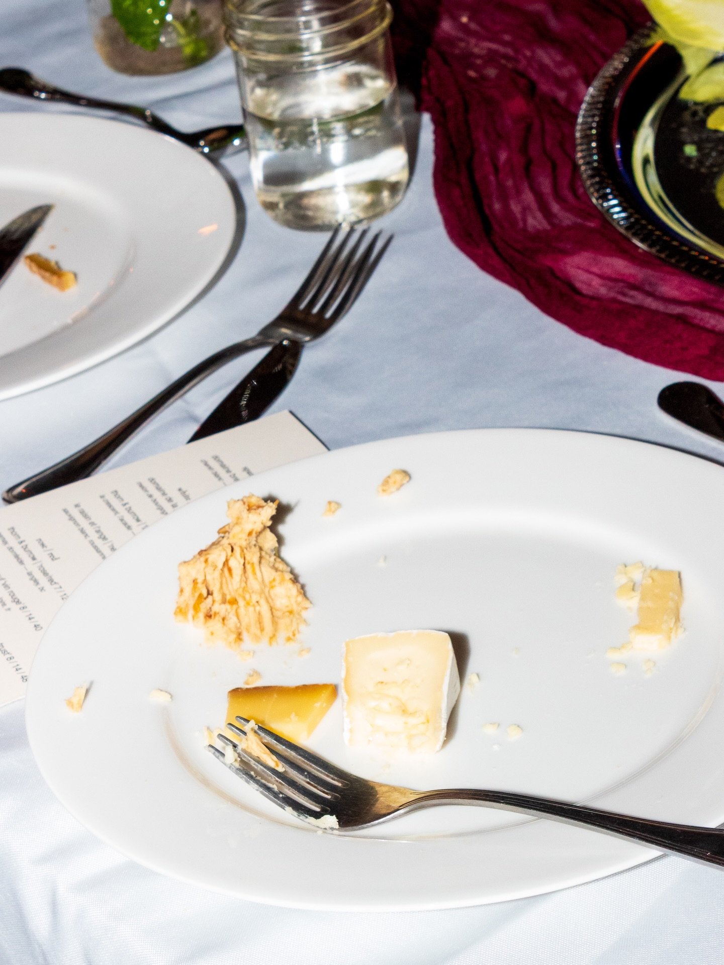 A few weeks ago we hosted our 6th edition of supper club in partnership with our friends @grapepop_wine at the gorgeous @koustudios. This was also our last event of 2025! 

This supper club was inspired by a book that shaped my life at 25, as well as