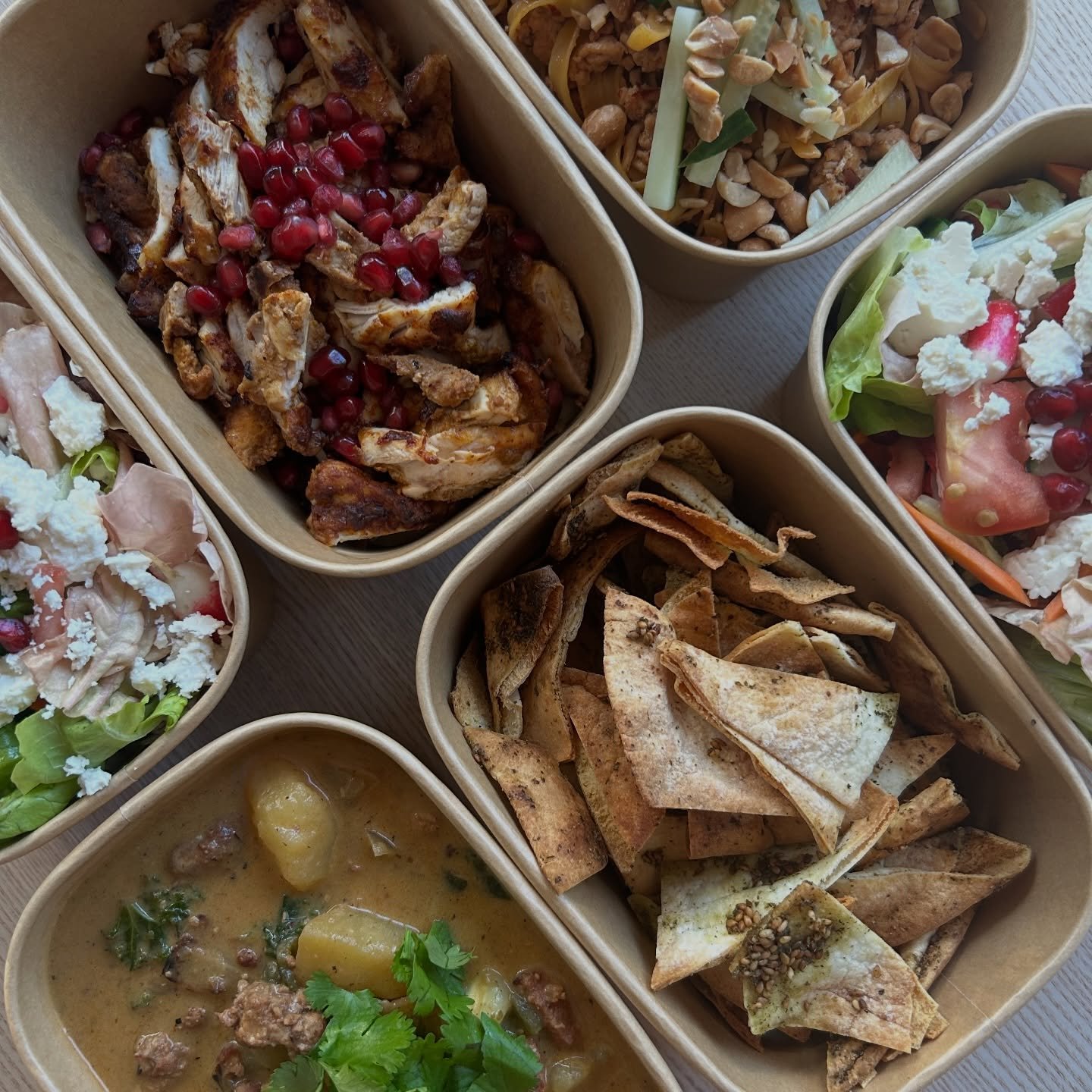 A few picks from this week&rsquo;s organic &amp; seasonally inspired menu&hellip; 

Fattoush salad ft. gorgeous rossa del veneto, toasted pita chips and shawarma style chicken 

Roasted poblano soup with Spanish chorizo, hominy and cr&egrave;me fraic