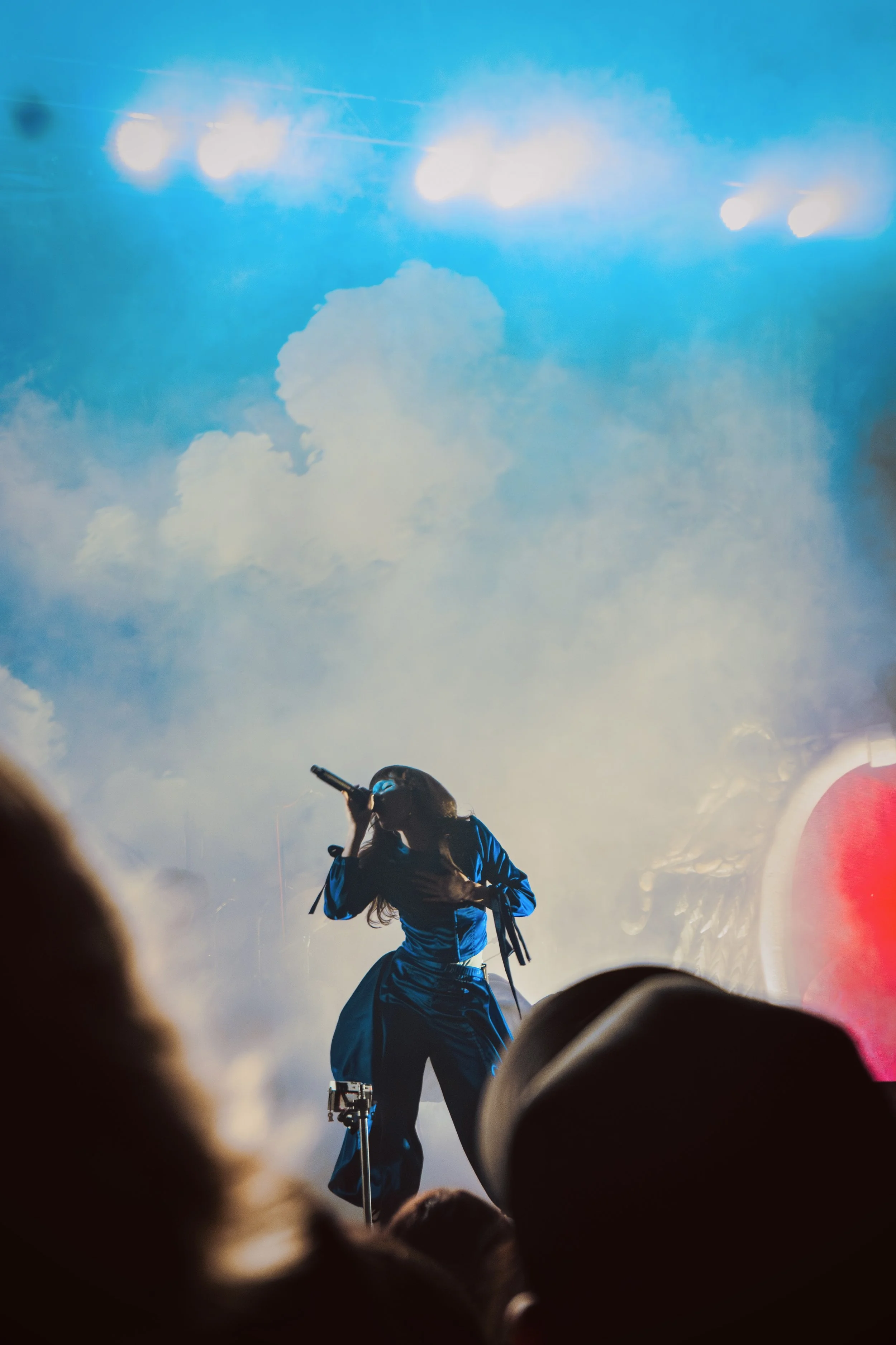 Mica Tenenbaum from Magdalena Bay playing at Hollywood Forever.