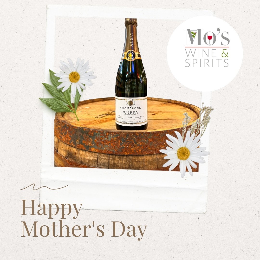 Today&rsquo;s the perfect day to celebrate mom with a little bubbles! Happy Mother&rsquo;s Day. 💖 

 #mothersday #champagne #bubbles #sunday