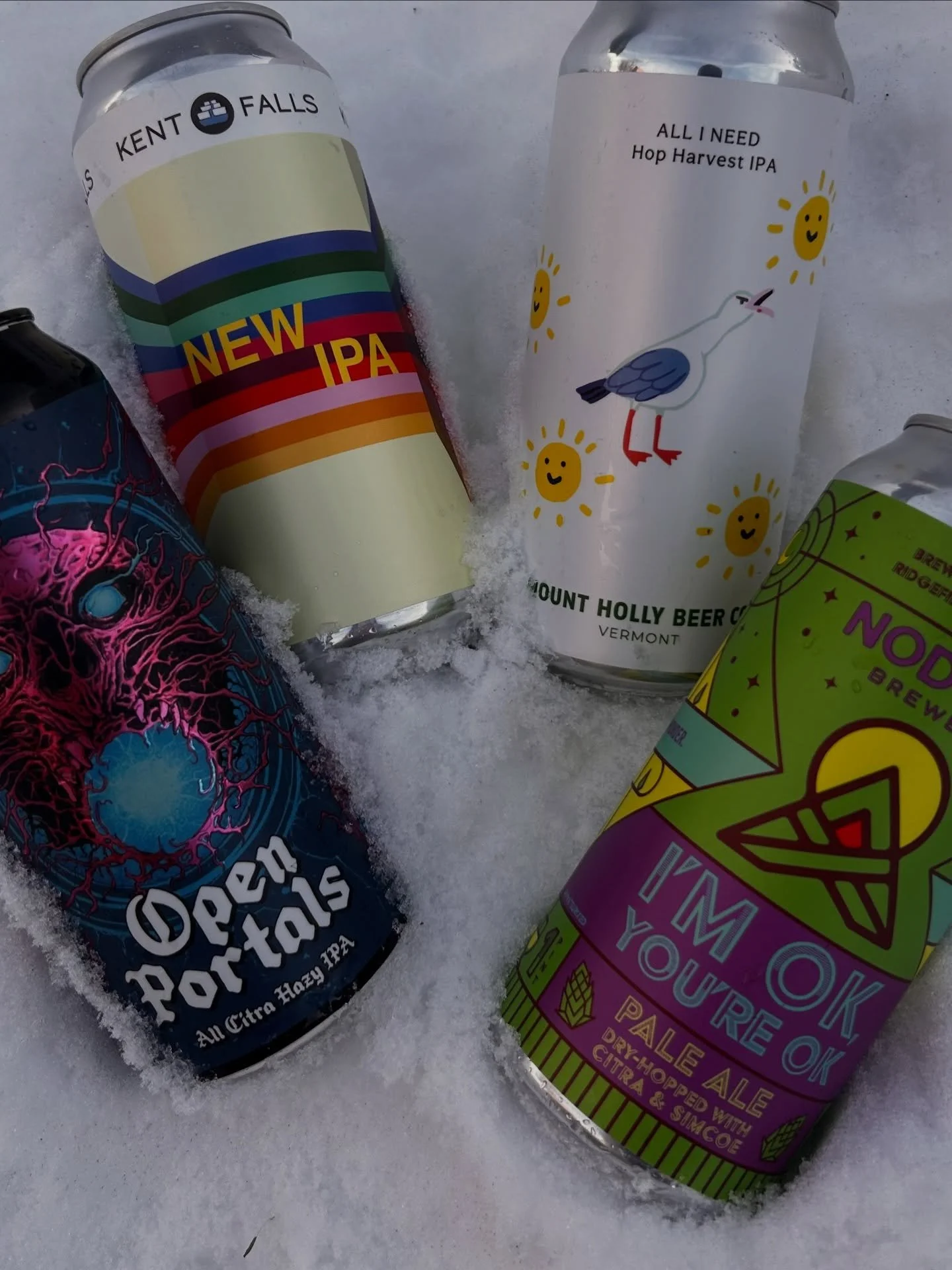 SUPER BOWL BEER PICKS: locked in. 🏈🍺

🍺Dudleytown &ldquo;Open Portals&rdquo; (Windsor, CT) 
All Citra hazy goodness: juicy citrus + tropical vibes. Pair with Mango Habanero wings for sweet heat chaos. 𝘼𝙫𝙖𝙞𝙡𝙖𝙗𝙡𝙚 𝙞𝙣 16 𝙤𝙯 4𝙥𝙠

🍻Kent 