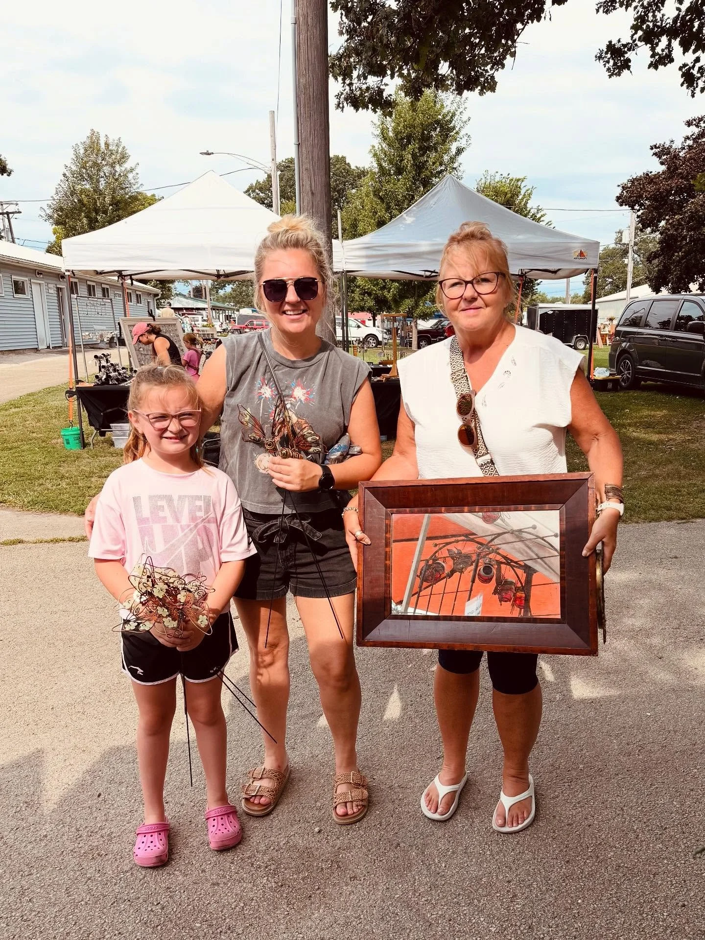 Sunday at Sandwich is in full swing and we&rsquo;re here until 3pm &mdash; rain or shine! 🌻 

Shop vintage finds, handmade treasures, fresh produce, and grab a bite from our food trucks. See you at the Sandwich Fairgrounds!