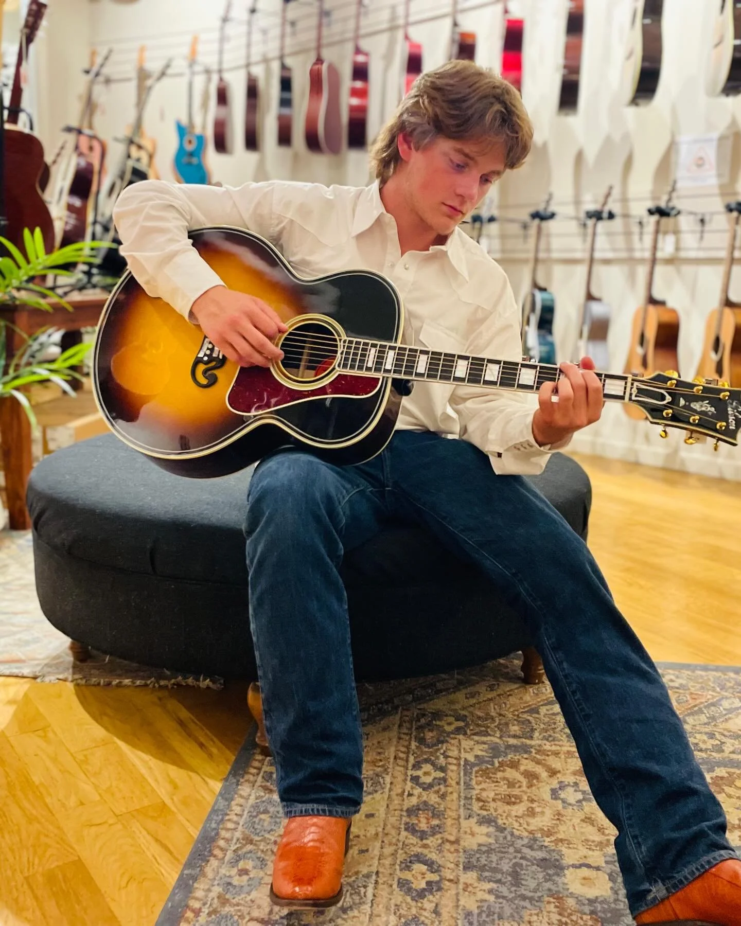 Welcome back, Eli Somlock 🎶

Catch him live at the first Sunday at Sandwich market of the season &mdash; May 10, 8AM&ndash;3PM. Shop, stroll, sip, and stay for the live music.
