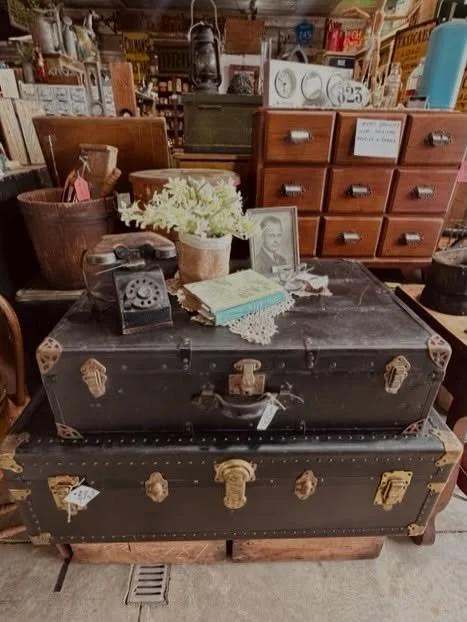Vendor Feature: Tamra &amp; Randy of Timeworn Salvage ✨

Coming to us from Sycamore, IL with a collection full of antiques, vintage finds, salvaged pieces, signage, d&eacute;cor, and one-of-a-kind treasures that feel straight out of another era.

If 