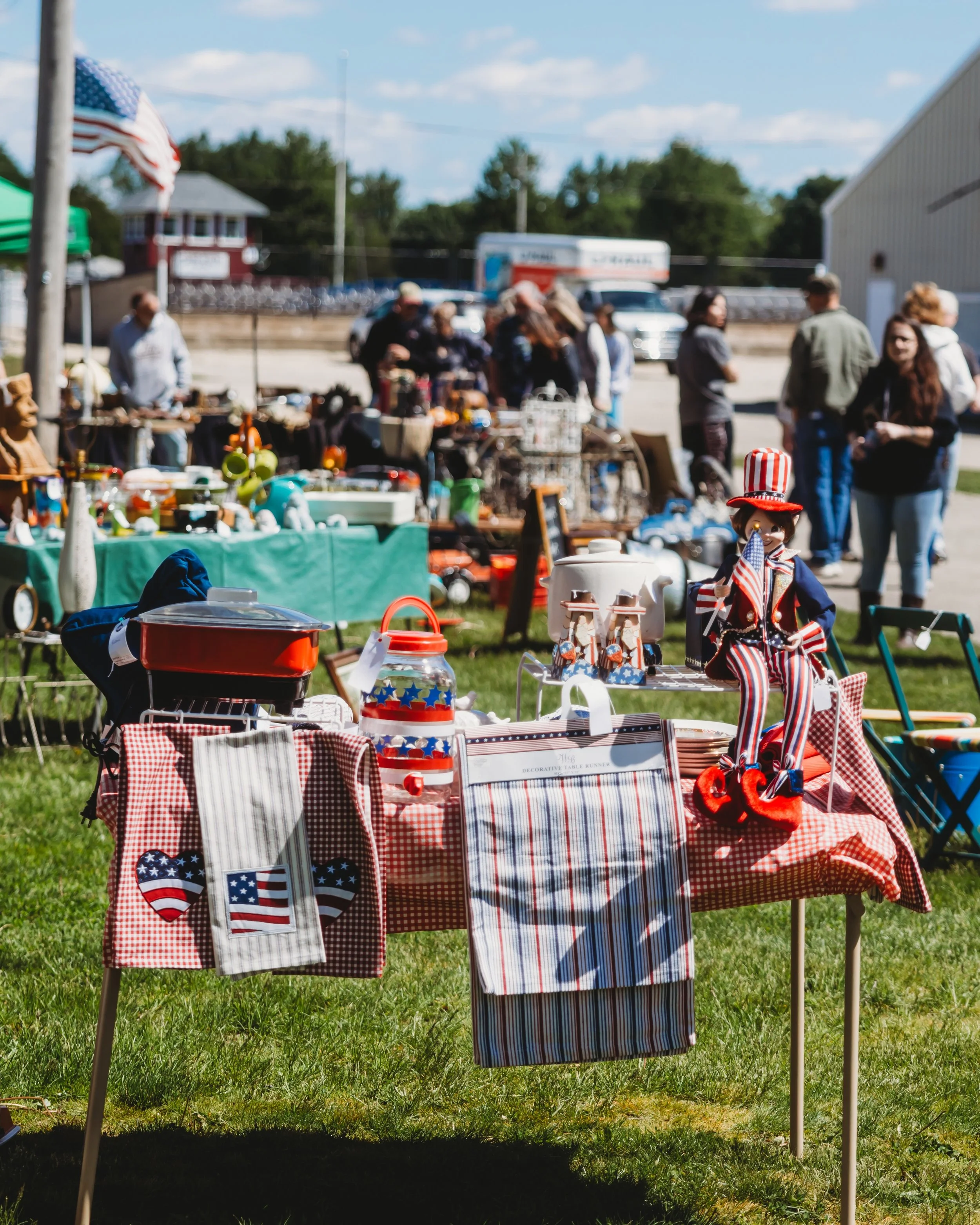Vintage treasures, Father&rsquo;s Day finds, and a little red, white &amp; blue. 🇺🇸 

Join us June 14 at the Sandwich Fairgrounds as we celebrate the summer season and start counting down to America&rsquo;s 250th birthday! Browse antiques, vintage 