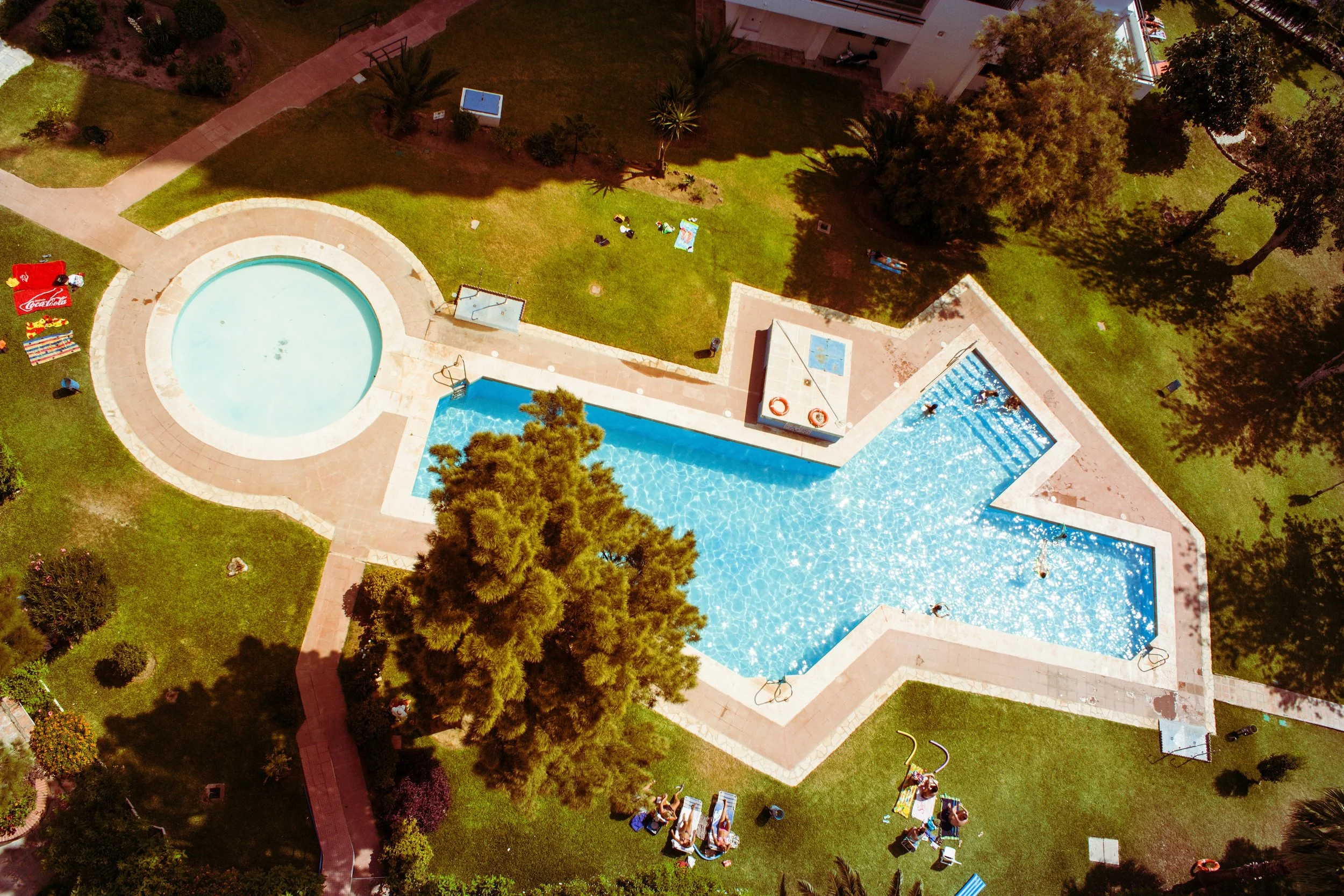 Late-August Weather Wonders: Get Your Pool Fall-Ready with Ease