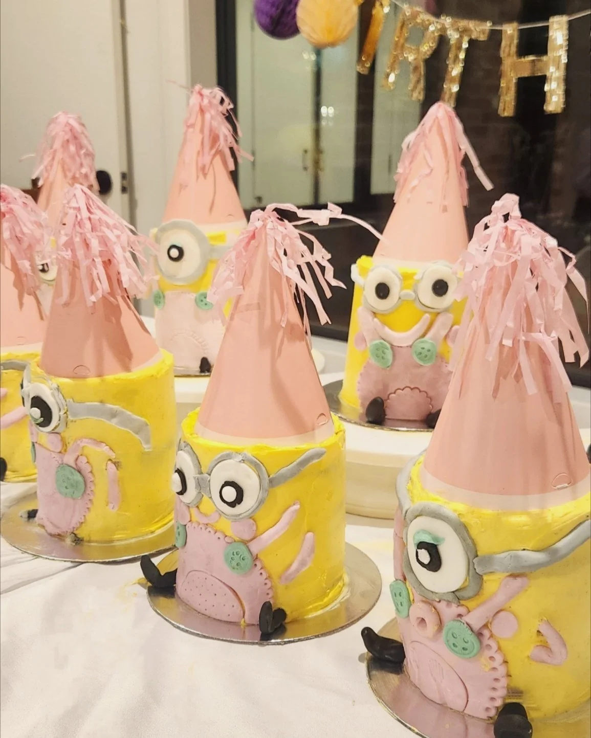 Minion celebrations cake party