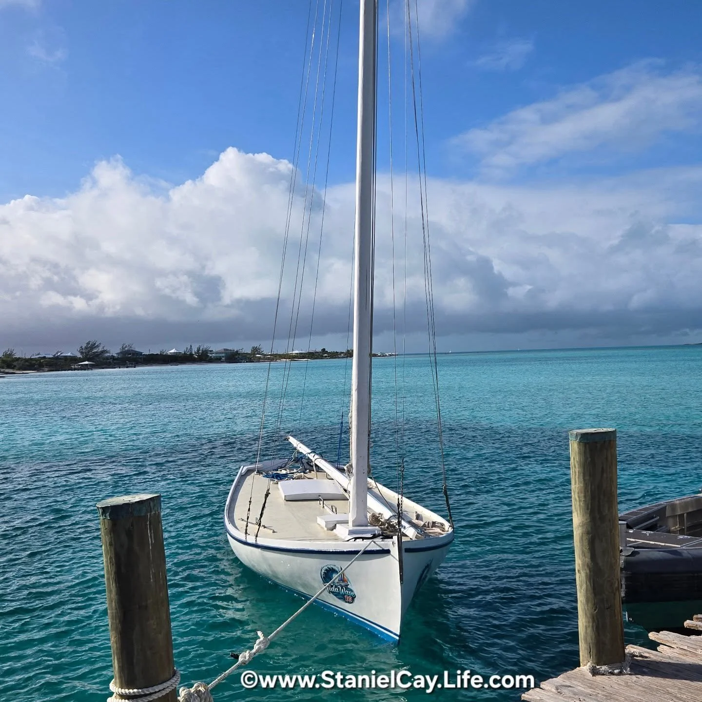 Staniel Cay's racing sloop Tida Wave #16 was on the move over the weekend! Now securely anchored in George Town, she is ready to bring the heat this week in the 70th National Family Island Regatta!

See her final prep on Staniel Cay:

- Tida Wave res