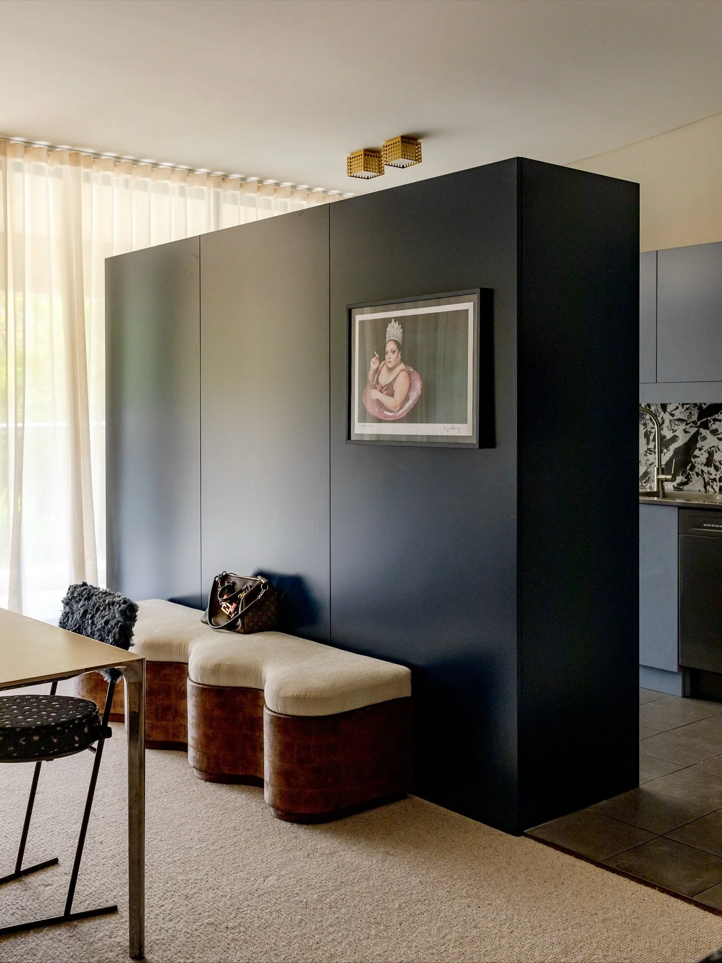 HORIZON 

Designed with intrigue, tranquility and quirk. Where you can entertain, nourish and observe - the heart of the home in an evolved state.

With deep accent features, paired alongside smoother moments - a lesson in colour, texture and tone. S