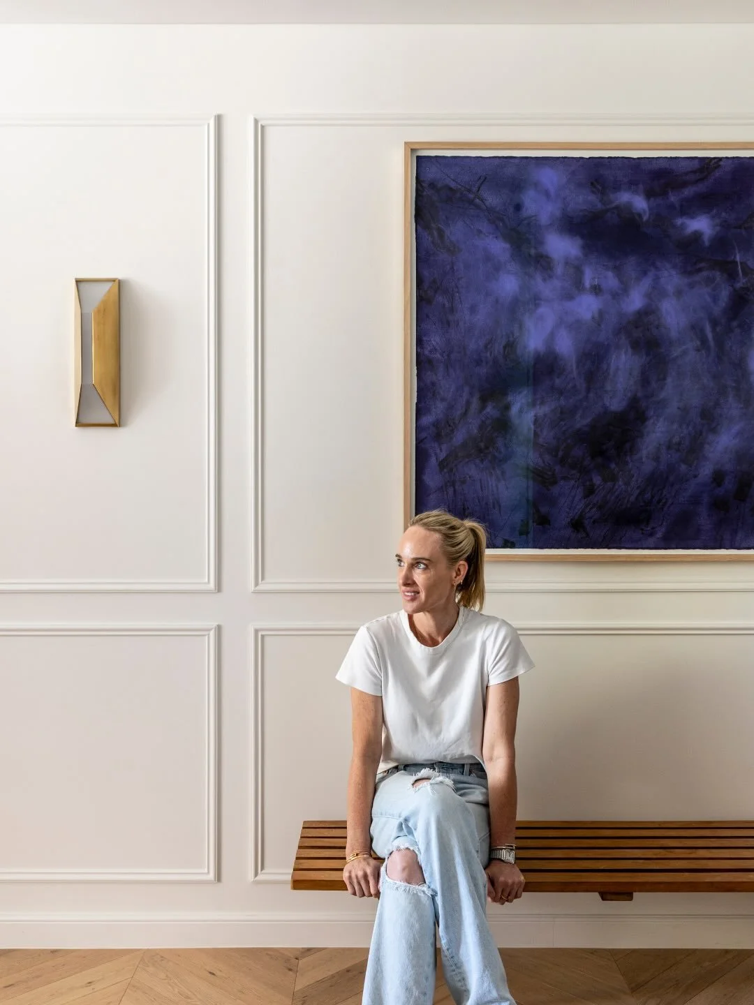 ART.ALWAYS.

Our Pyrmont project is a grand example of refined artwork and lighting. With beautiful large wall spaces and hallways to show off big bold works, it is such a pleasure to curate these collections for my clients. 

CL xx

Artwork @curator