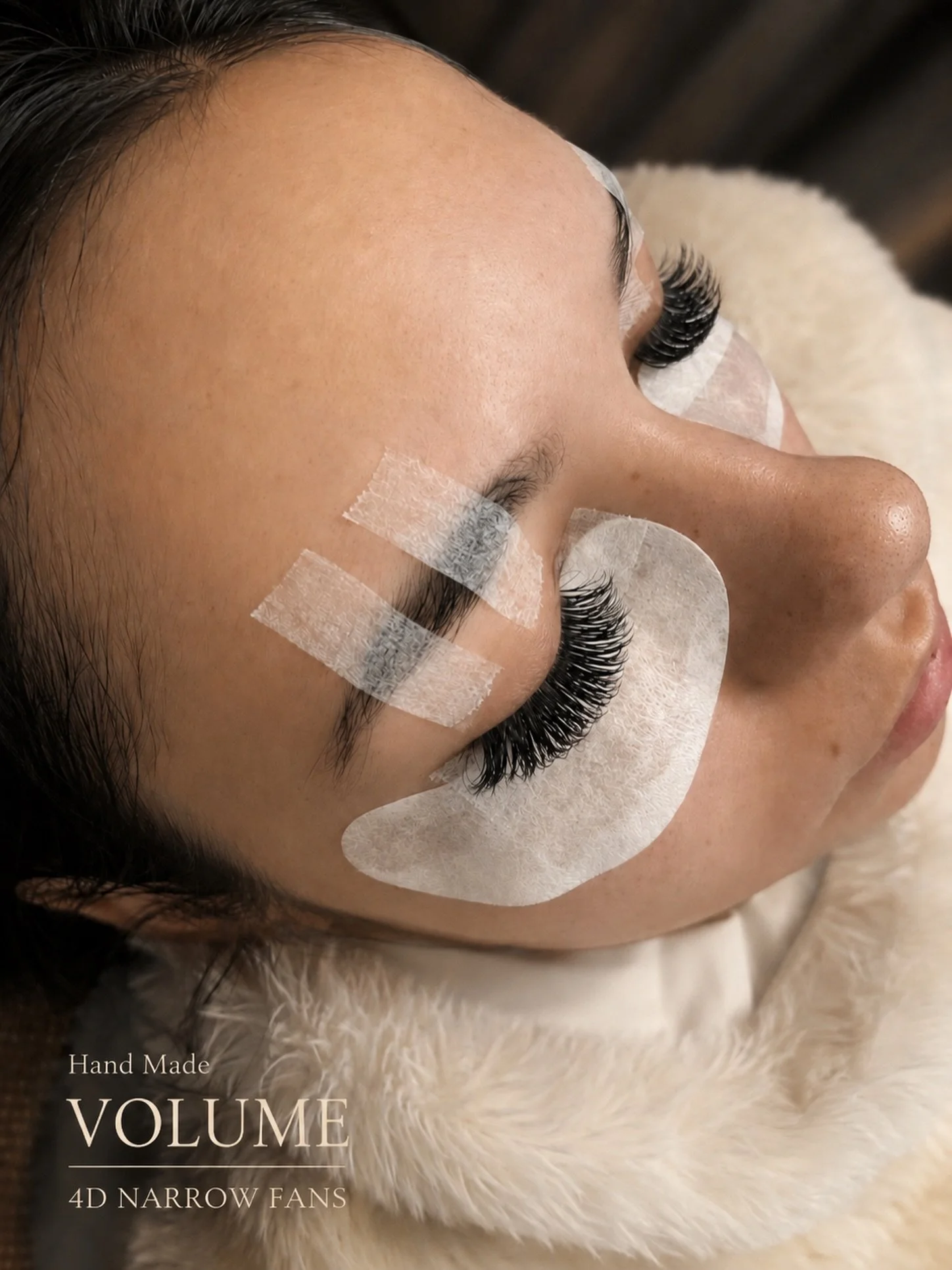 Soft volume with a clean narrow fan finish ✨
Hand made 4D volume designed for fullness, definition &amp; long-lasting wear 🤍

#HandMadeVolume #4DNarrowFans #VolumeLashes #LashExtensions #GoldCoastLashes