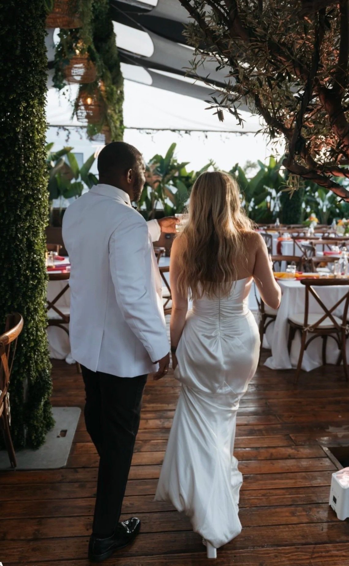 Celebrate your dream wedding at Paloma Venice, an elegant Venice Beach venue for wedding receptions, rehearsal dinners, holiday parties, and private events.